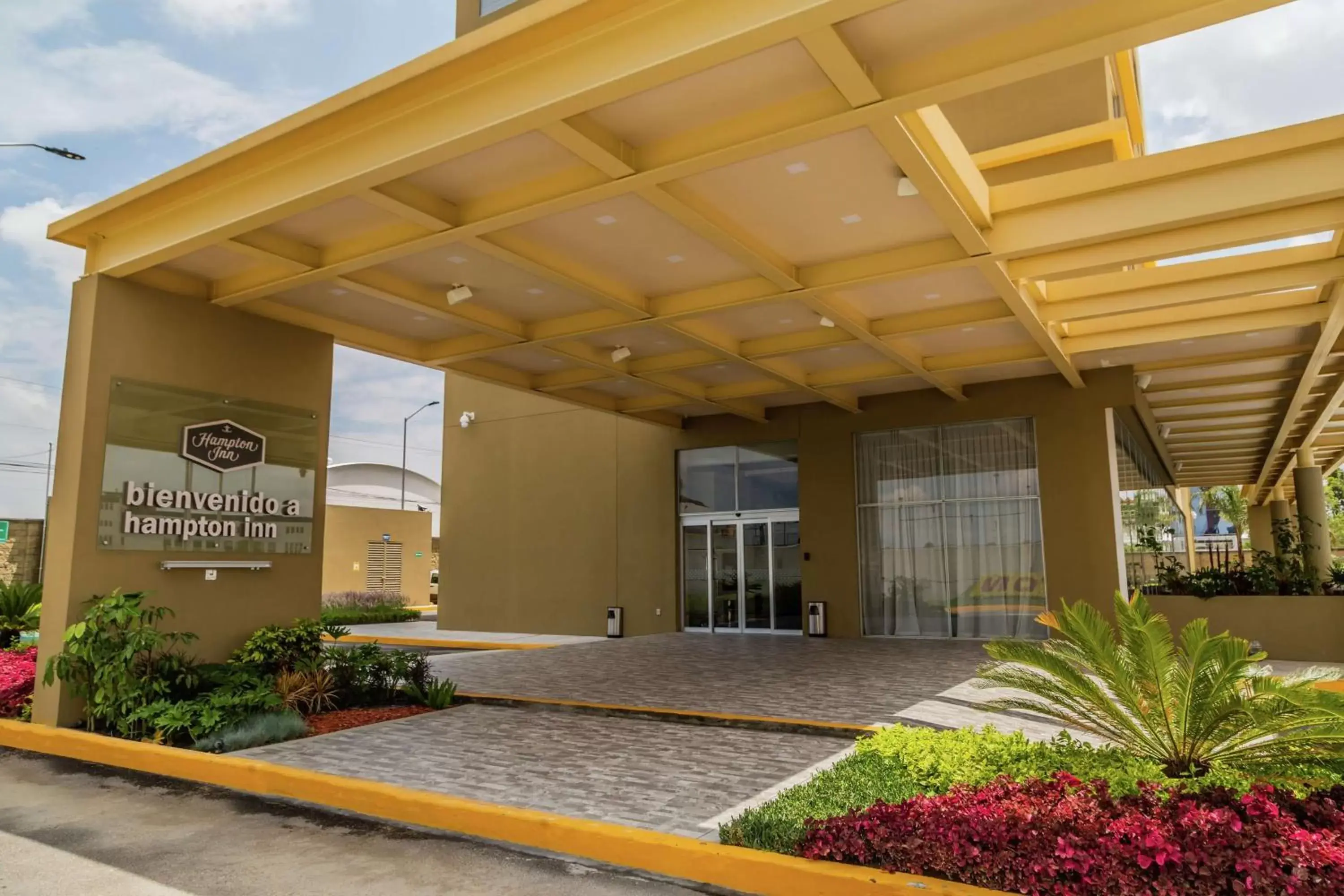 Property building in Hampton Inn & Suites By Hilton Puebla