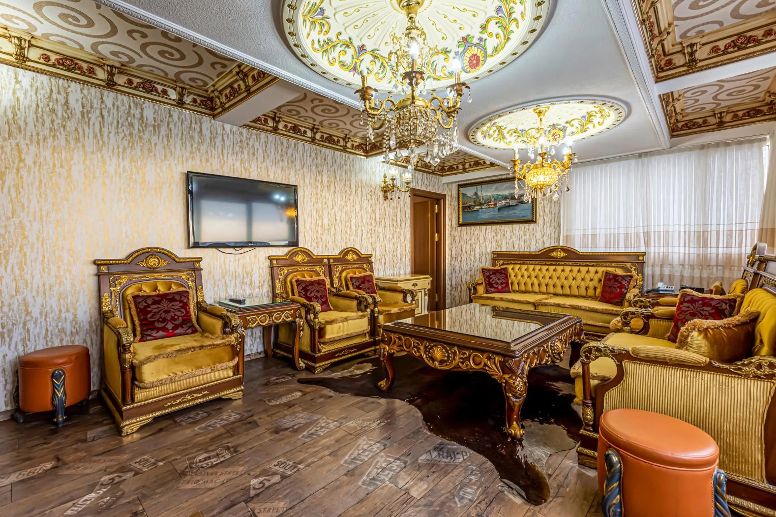 Living room in Marmaray Hotel