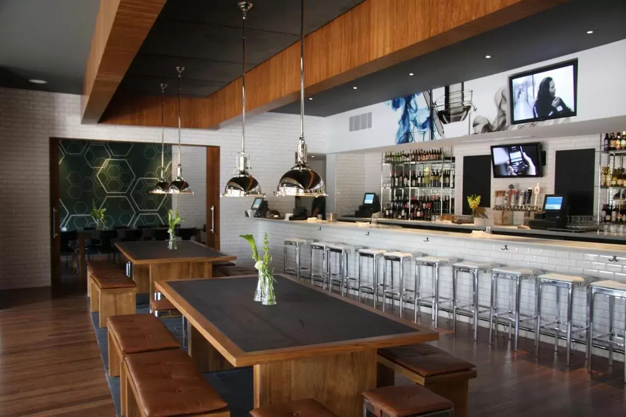 Restaurant/places to eat in USC Hotel Restaurant/places to eat in USC Hotel