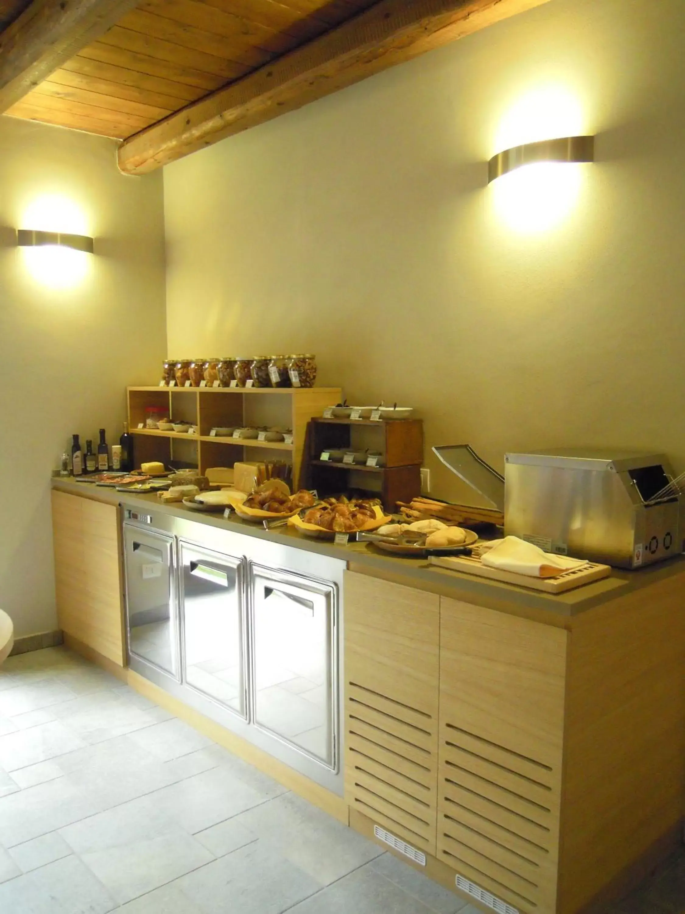 Restaurant/places to eat, Kitchen/Kitchenette in Il Falco E La Volpe