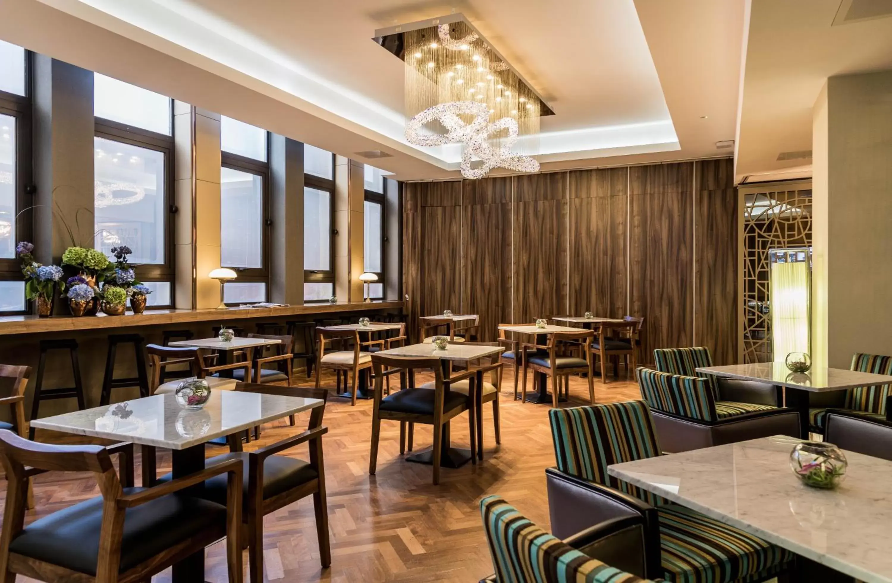 Lounge or bar, Restaurant/Places to Eat in Montcalm Royal London House-City of London