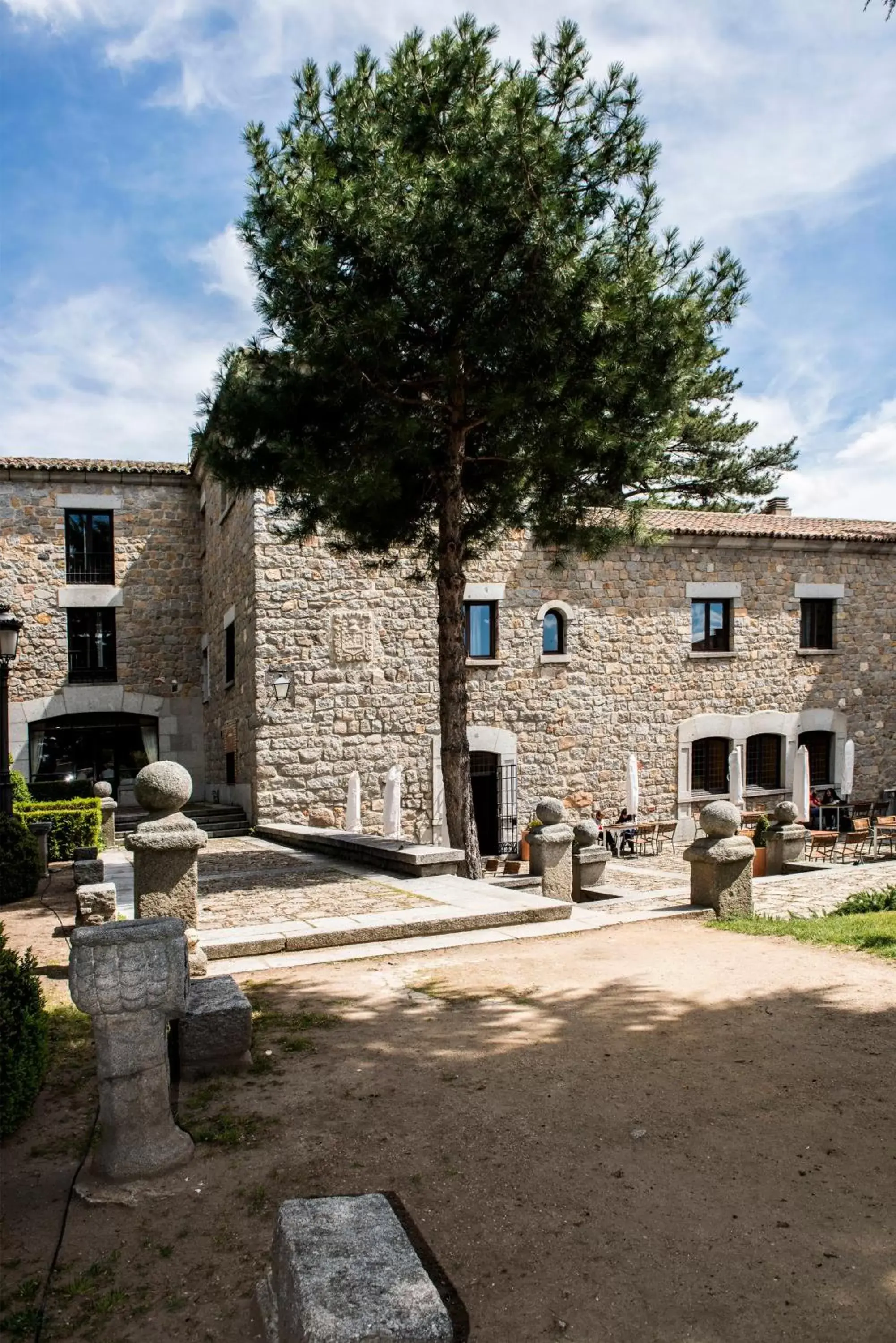 Facade/entrance, Property Building in Parador de Ávila