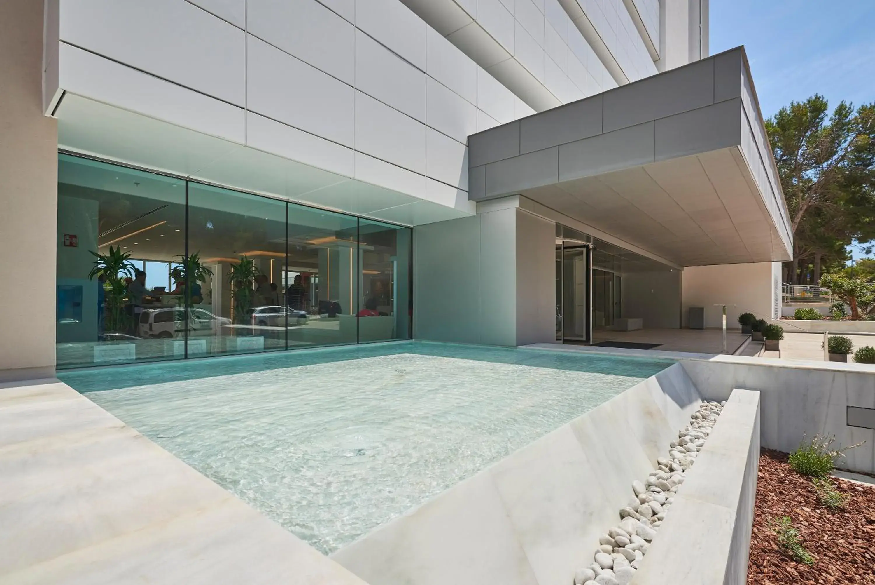 Facade/entrance, Swimming Pool in Hipotels Bahia Cala Millor