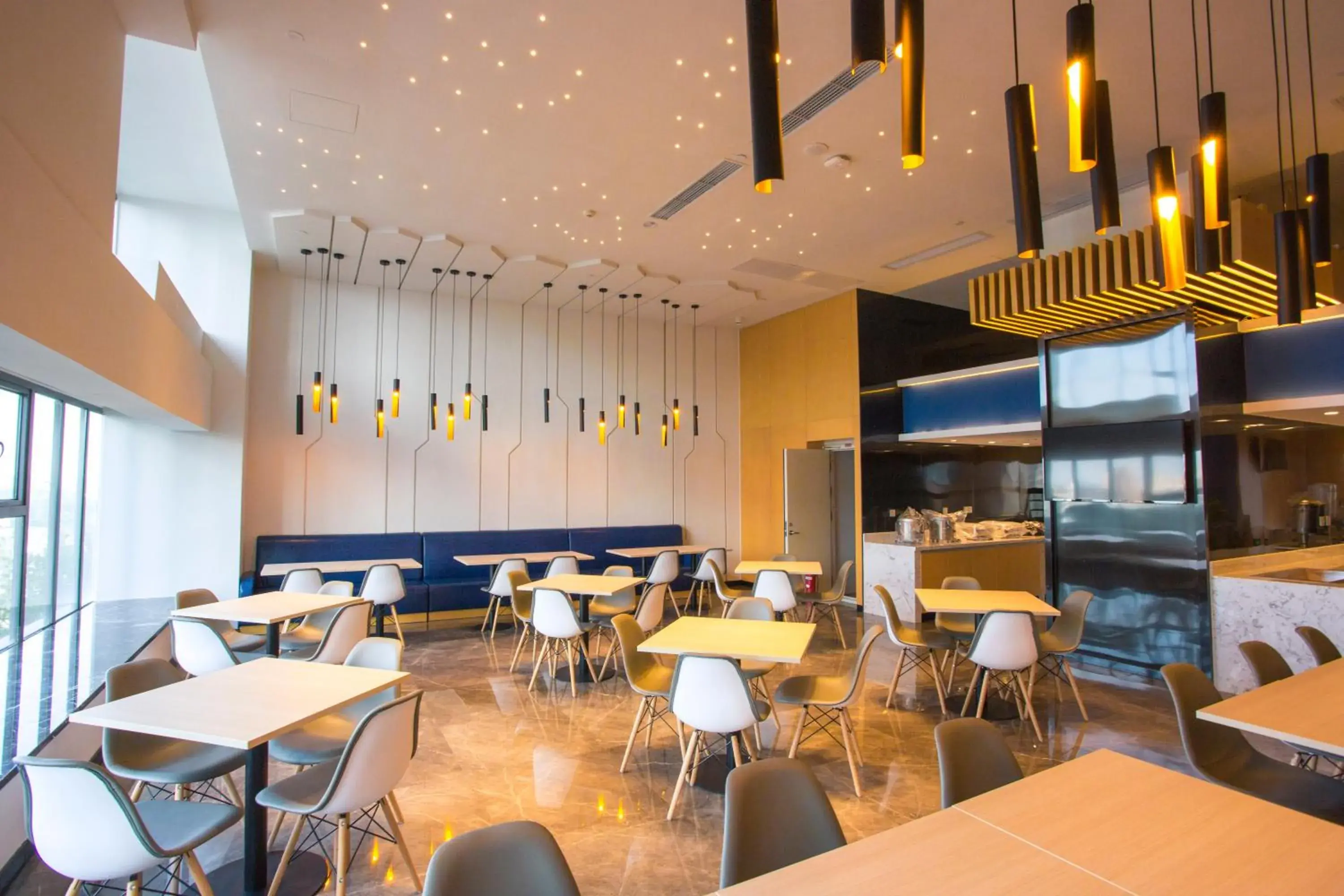 Breakfast, Restaurant/Places to Eat in Holiday Inn Express - Wuhan Optical Valley, an IHG Hotel