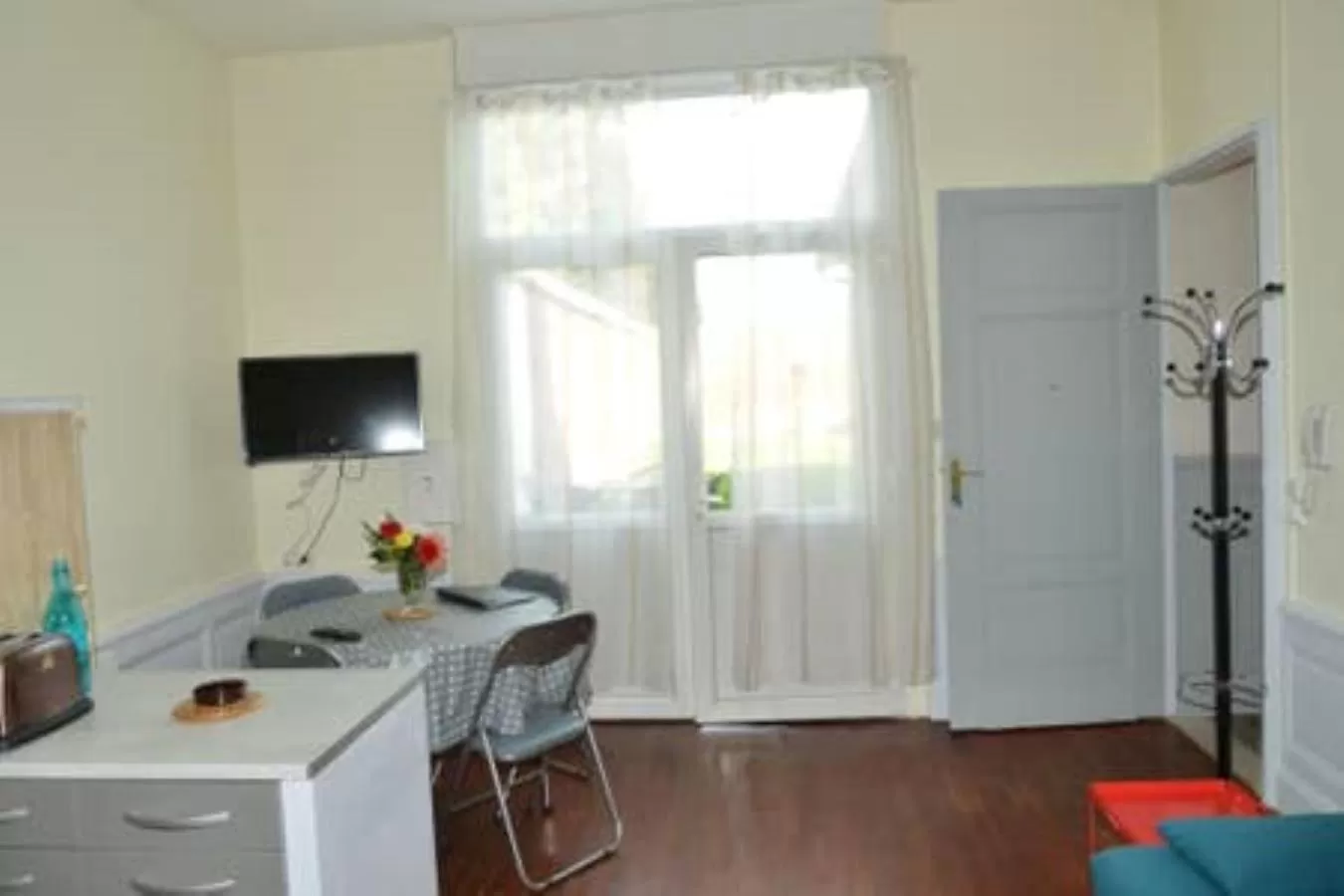 TV and multimedia in Apparthotel Douai Gare