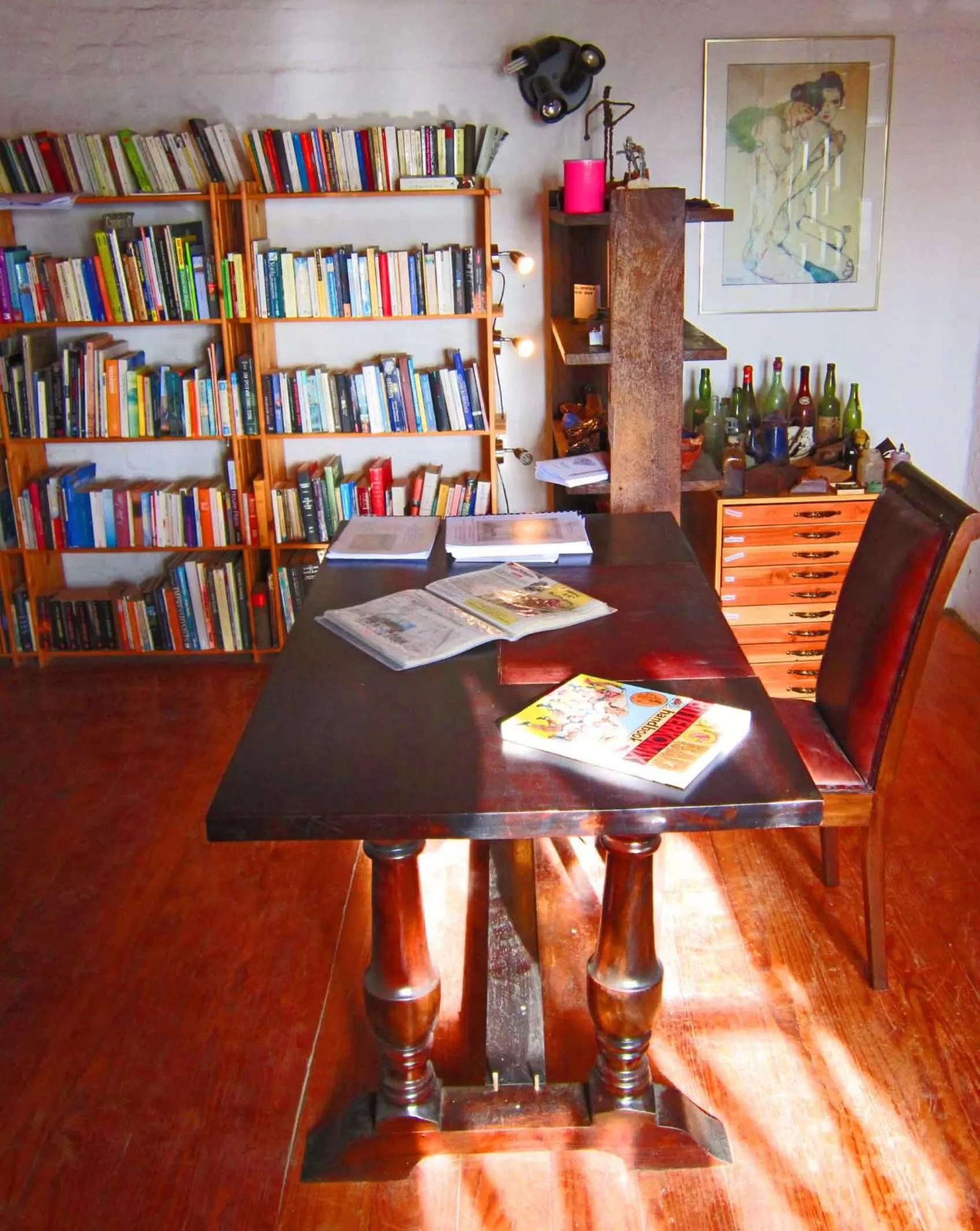 Library in Alternative Space B & B