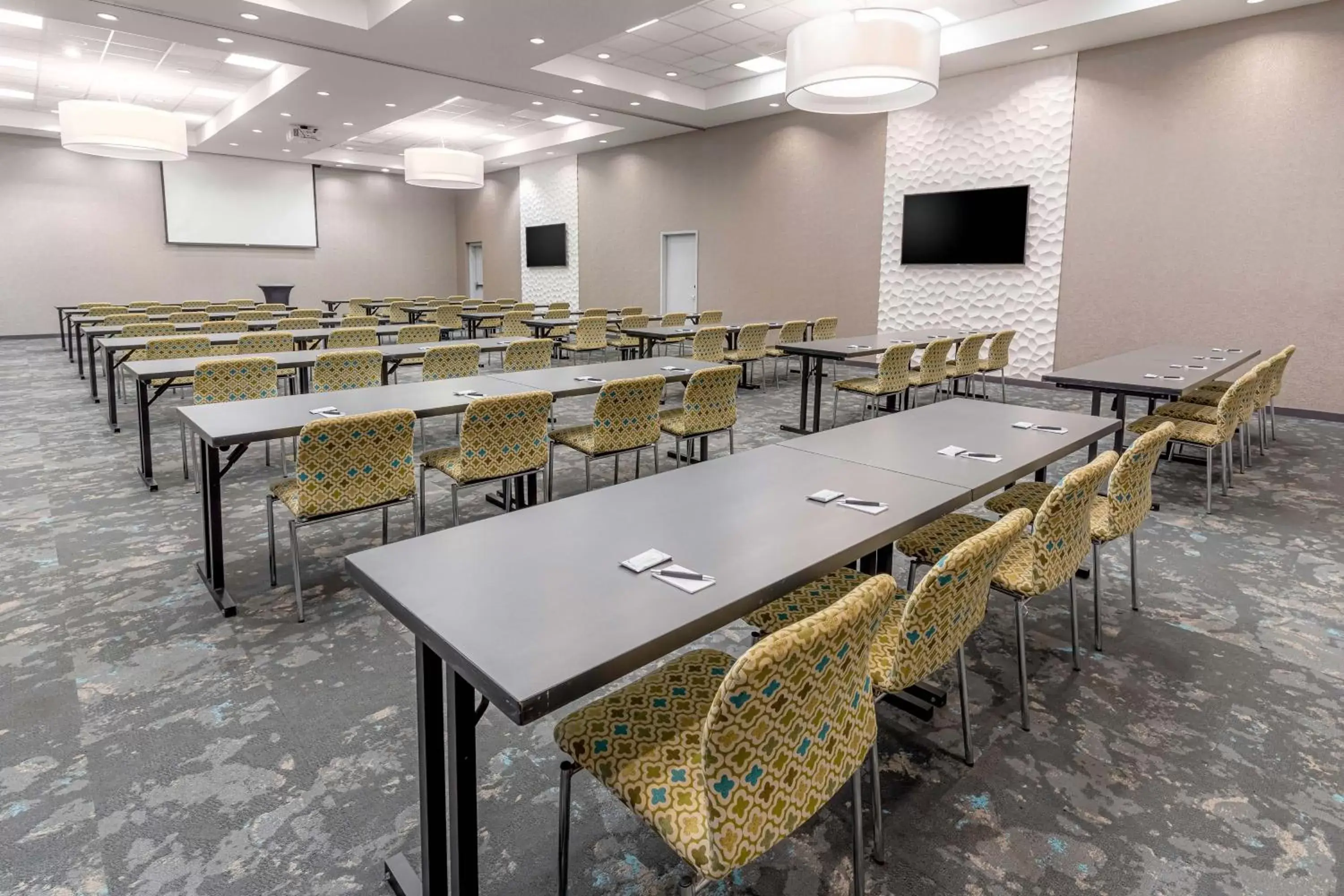 Meeting/conference room in Aloft Jacksonville Tapestry Park