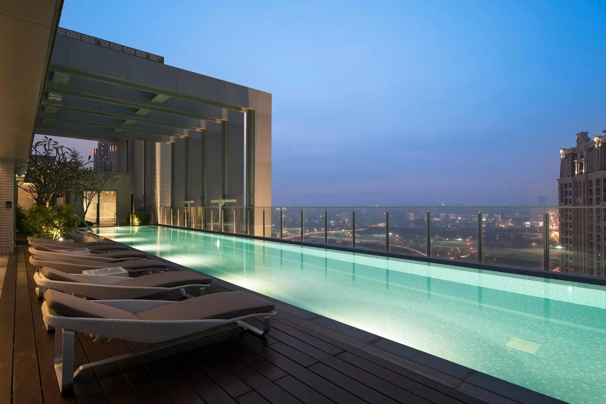 Swimming pool in HUAN Serviced Residence