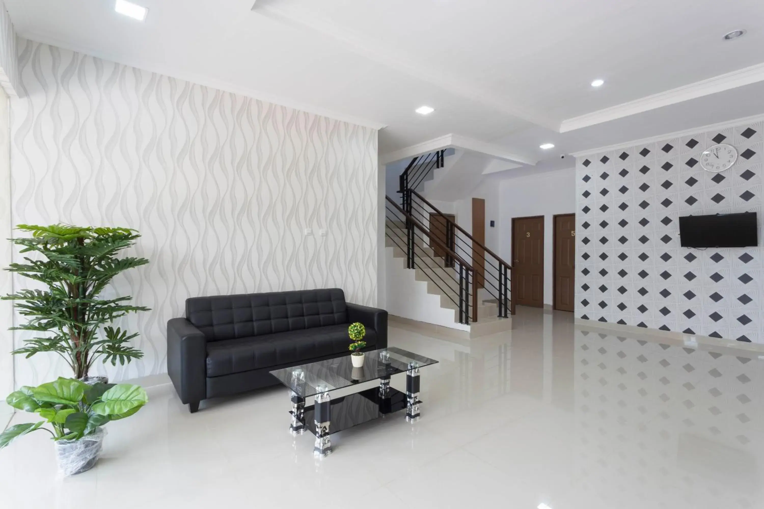 Lobby/Reception in RedDoorz Plus @ Boulevard Residence BSD