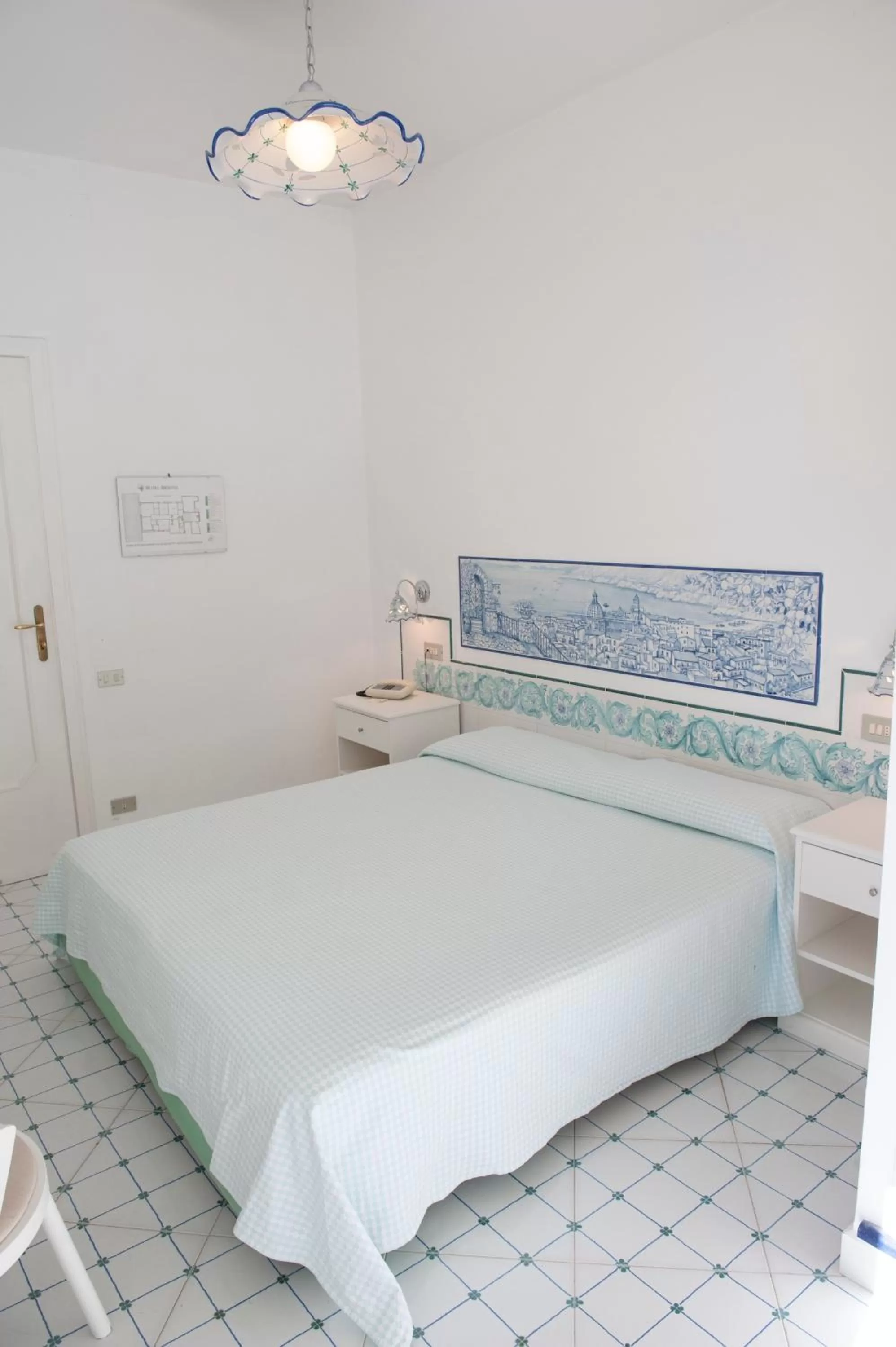 Photo of the whole room, Bed in Hotel Bristol