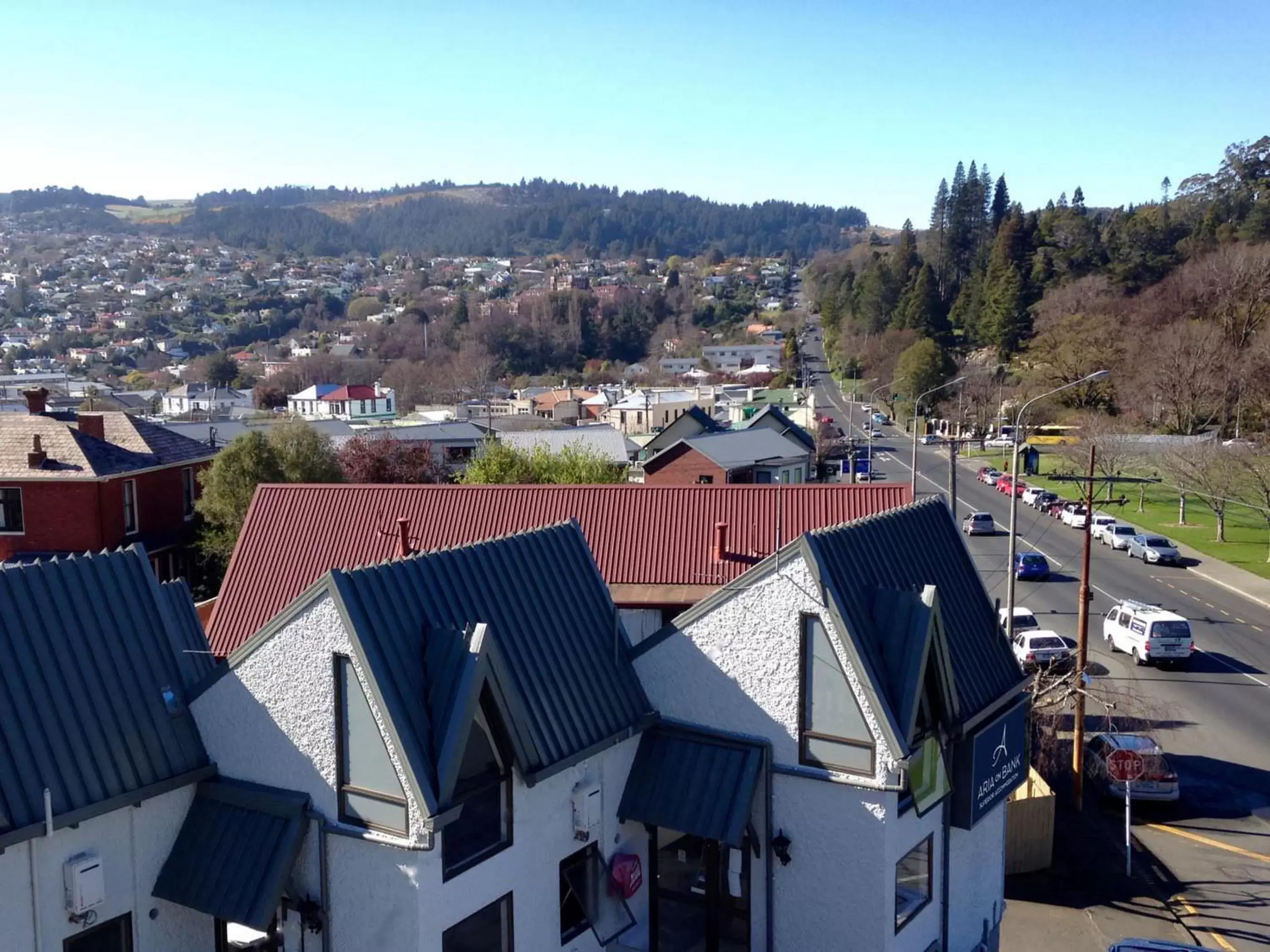 Facade/entrance in Aria on Bank Facade/entrance in Aria on Bank