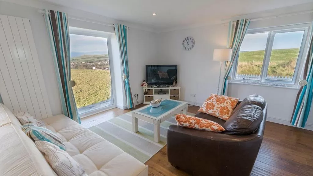 TV and multimedia in Chesil Beach Lodge Burton Bradstock Dorset DT64RJ