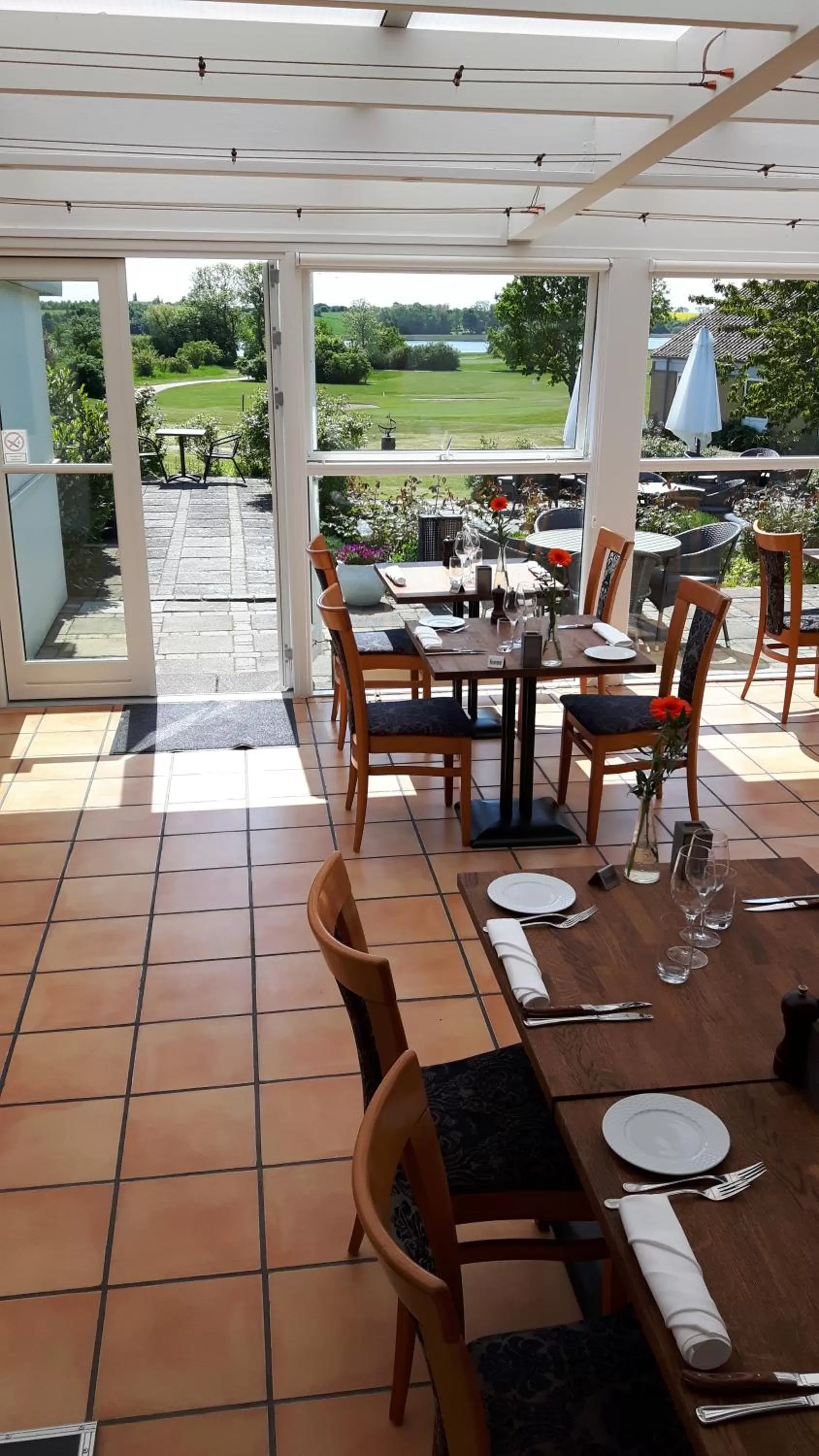 Buffet breakfast in Møn Golf Resort - Hotel Præstekilde