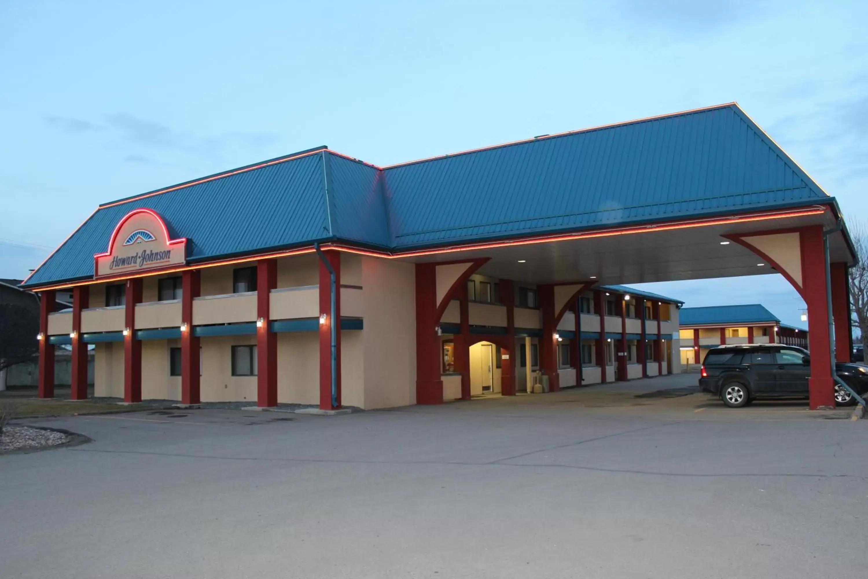 Facade/entrance, Property Building in Howard Johnson by Wyndham Red Deer