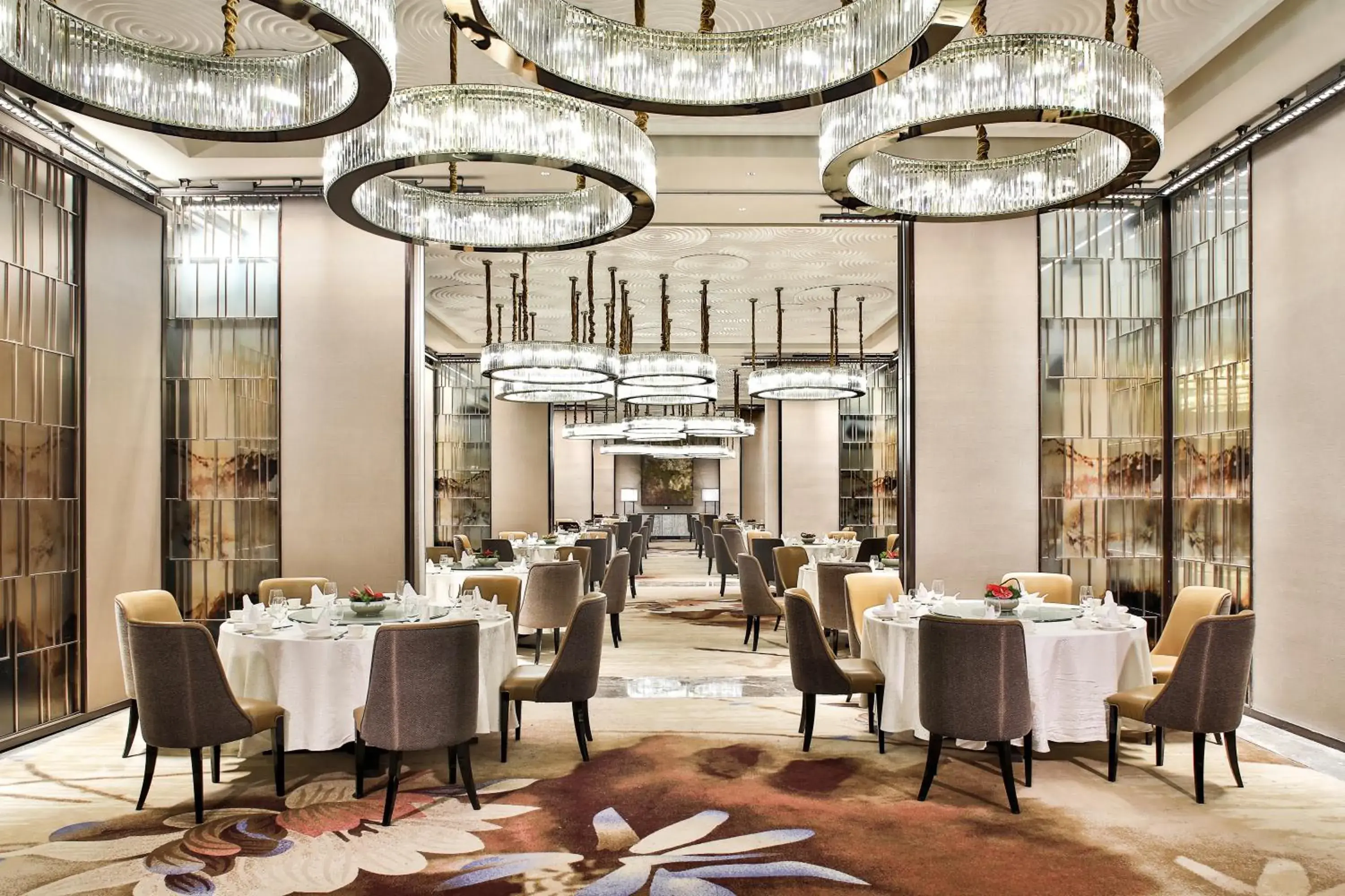 Restaurant/Places to Eat in Crowne Plaza Chengdu Wenjiang, an IHG Hotel