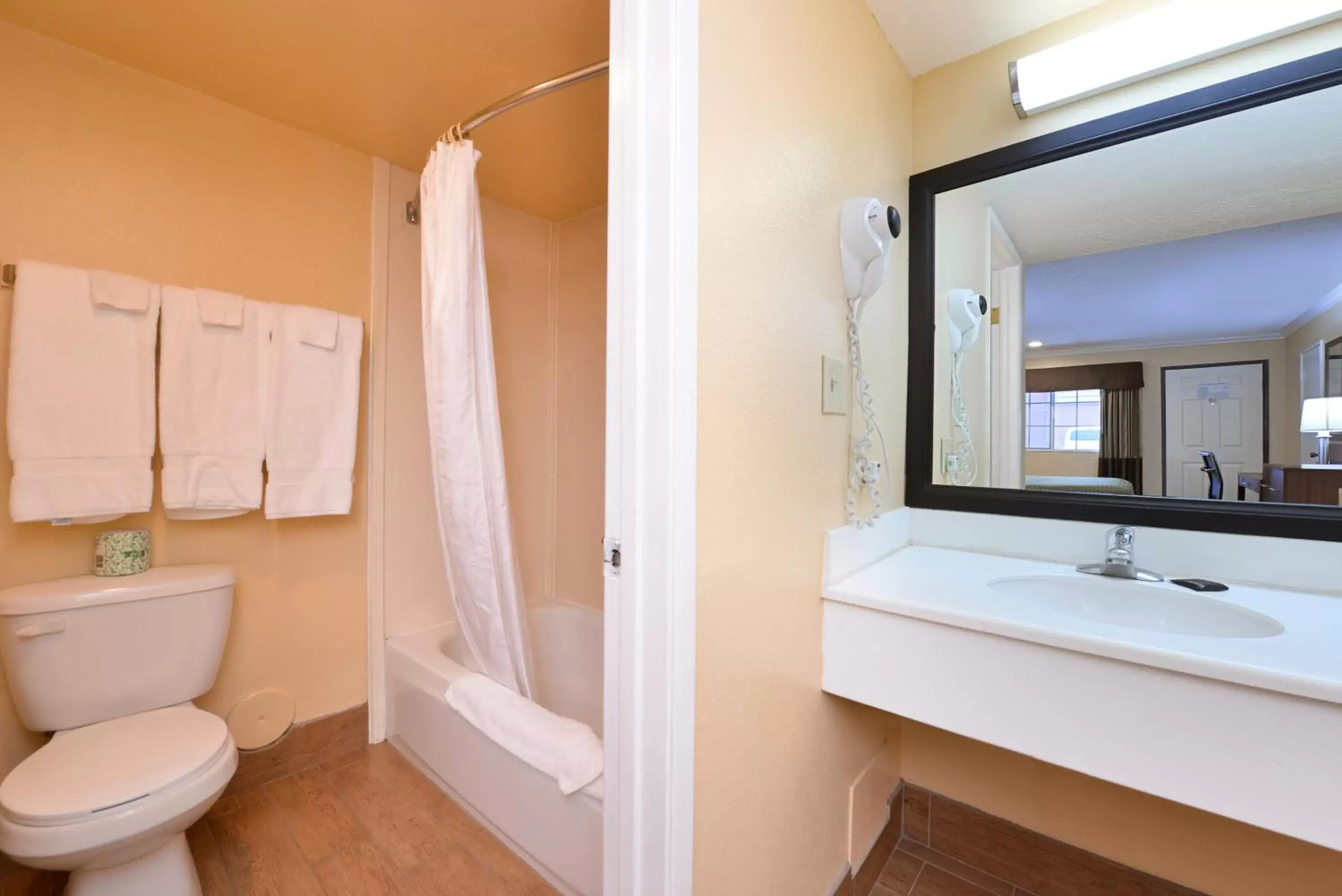 Shower, Bathroom in Americas Best Value Inn - Azusa/Pasadena