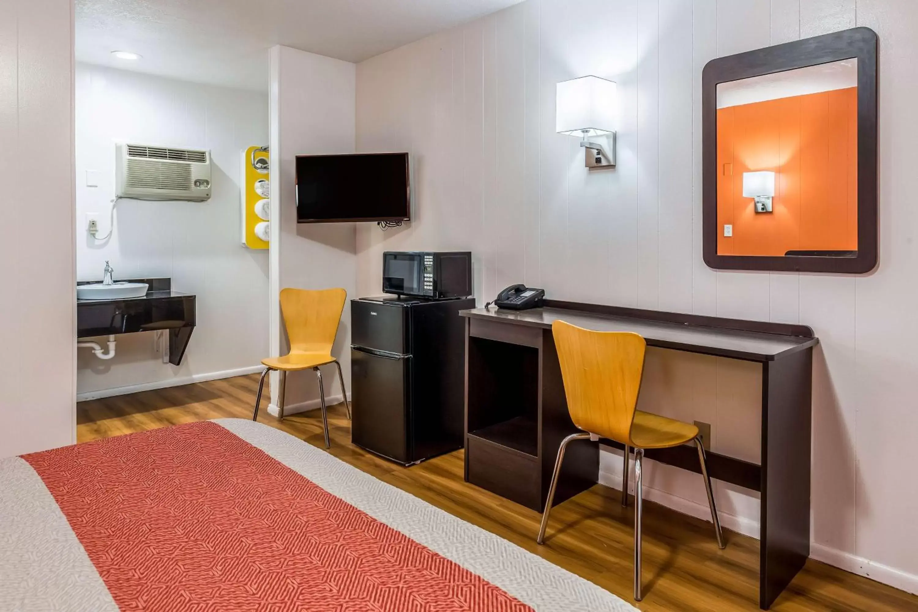 TV and multimedia, TV/Entertainment Center in Motel 6-Tremonton, UT