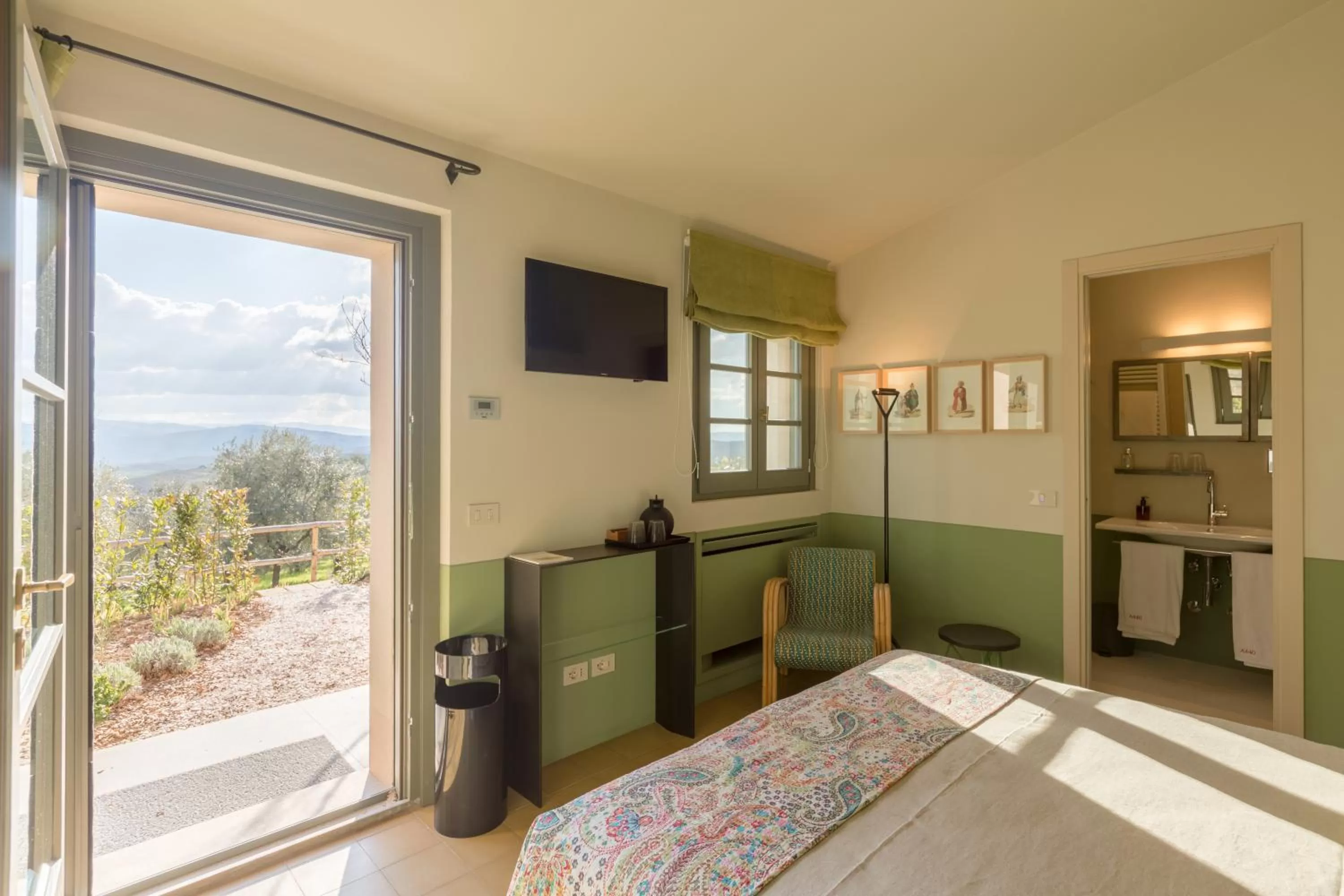 Photo of the whole room, Bed in A440 in Tuscany