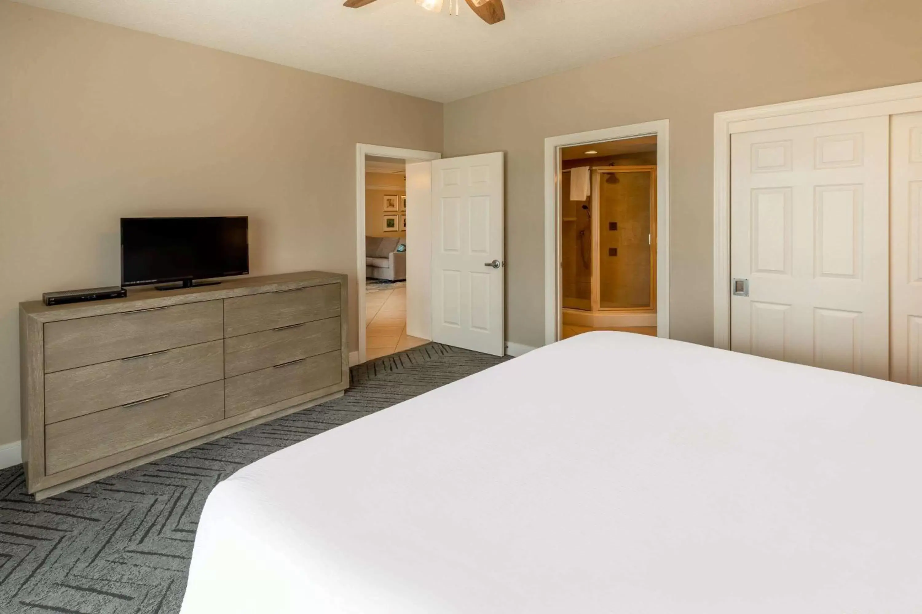 Photo of the whole room, Bed in Escapes! To The Shores Orange Beach, A Ramada by Wyndham