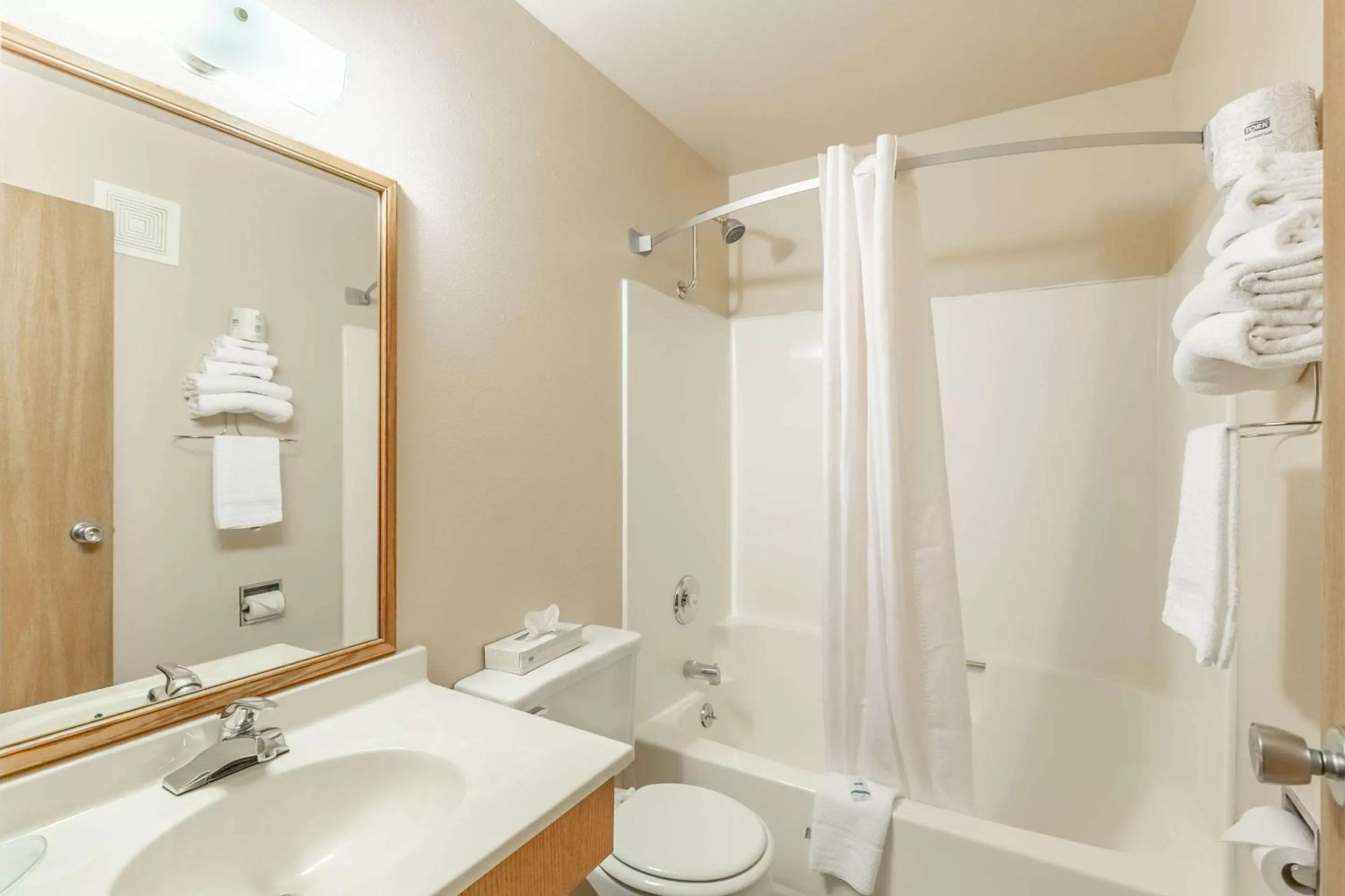 Photo of the whole room, Bathroom in Rodeway Inn