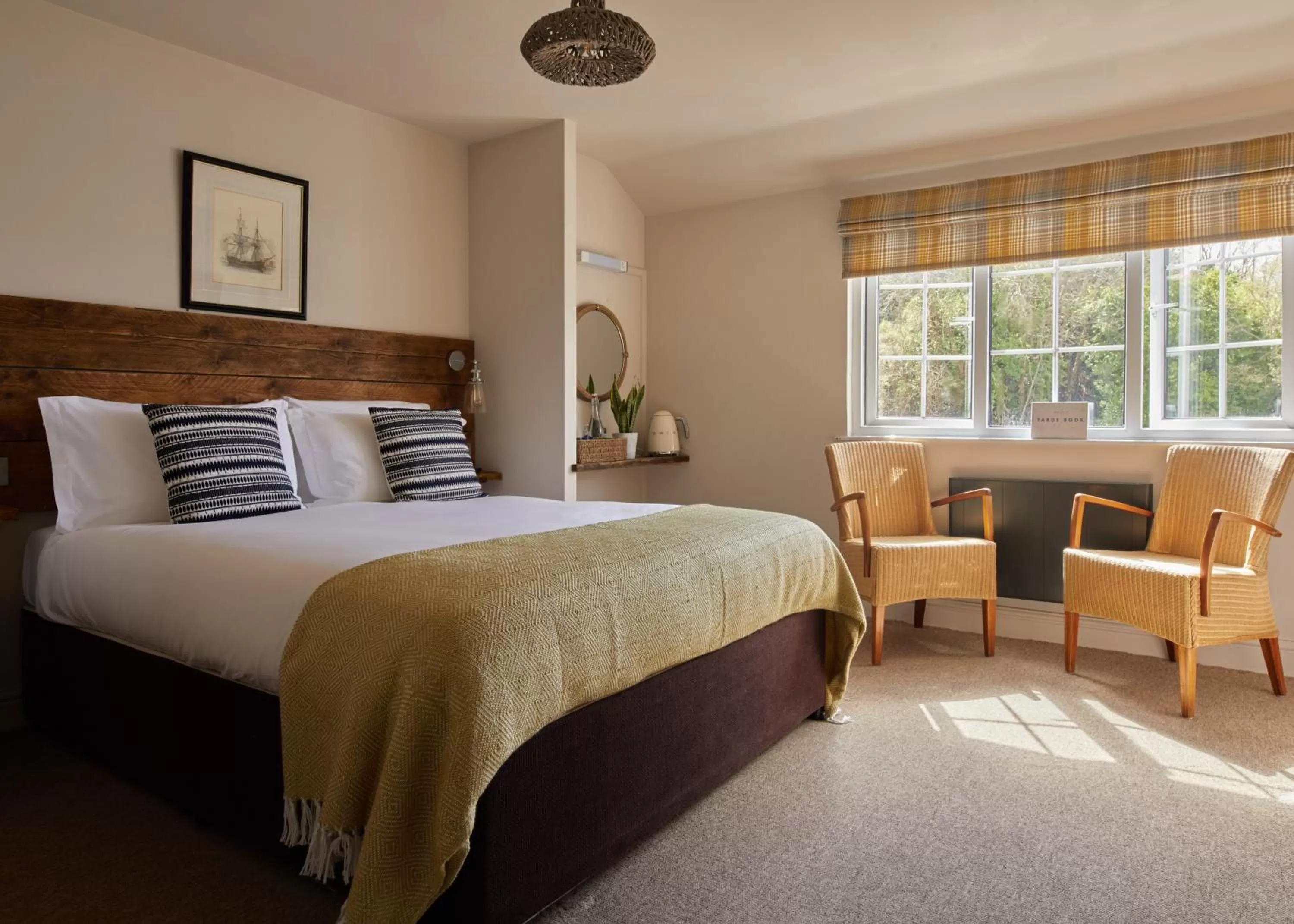 Bedroom in The Old Ferry Inn