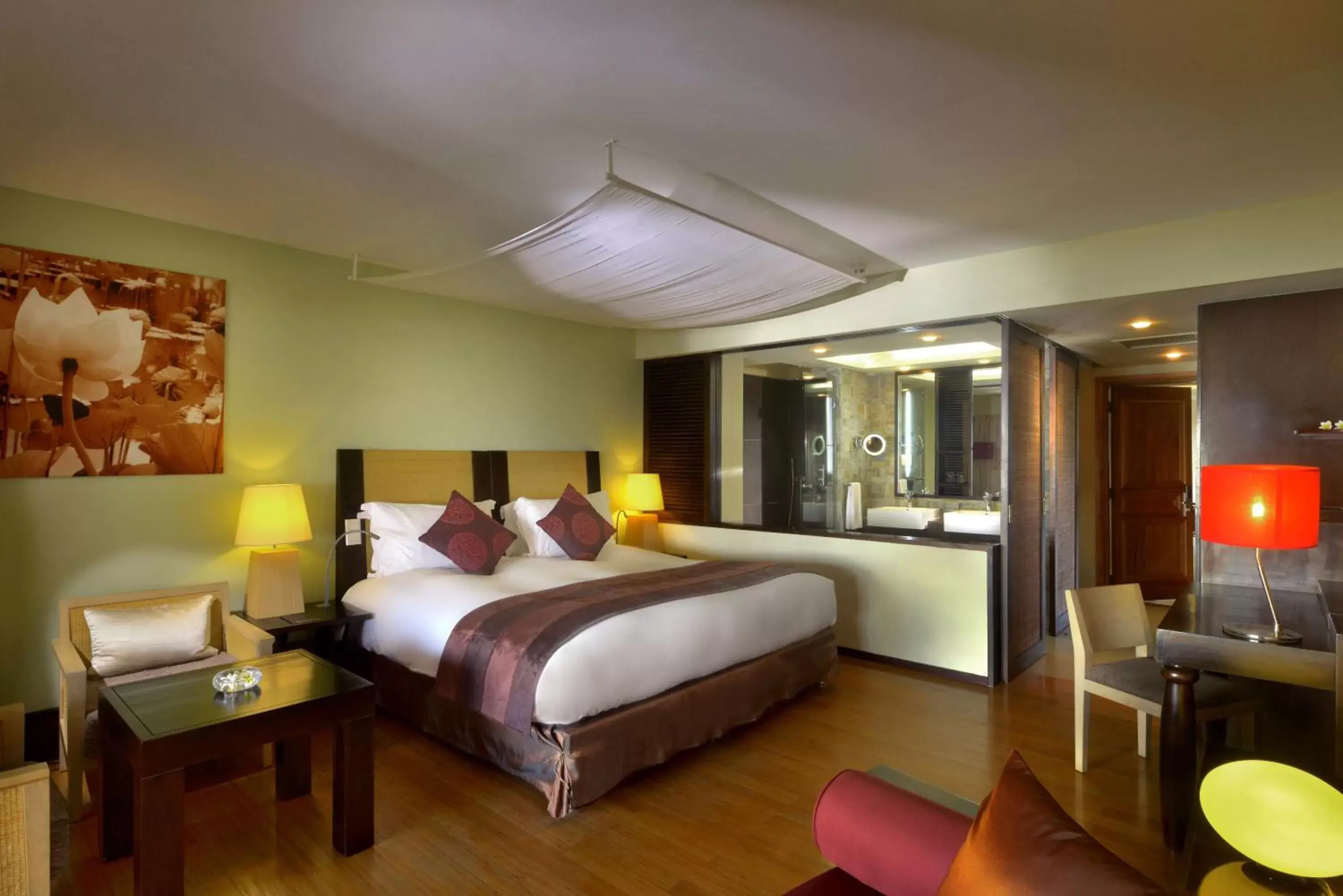 Photo of the whole room, Bed in Sofitel Mauritius L'Imperial Resort & Spa