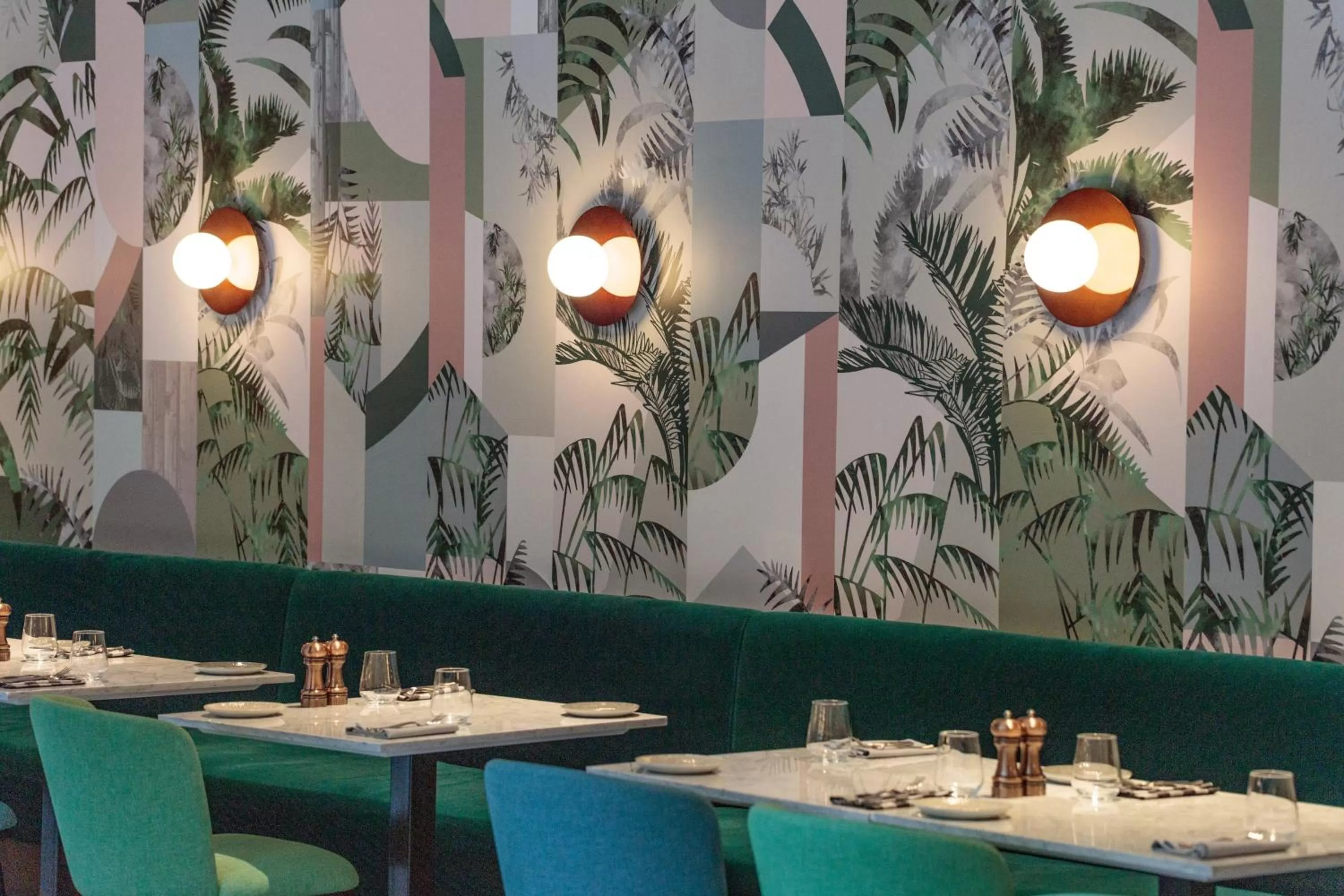 Restaurant/places to eat in Holiday Inn London Heathrow - Bath Road by IHG