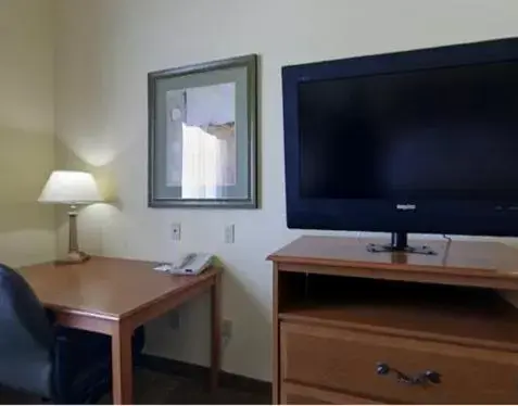 TV and multimedia, TV/Entertainment Center in Holiday Inn Express Hotel & Suites Zapata, an IHG Hotel