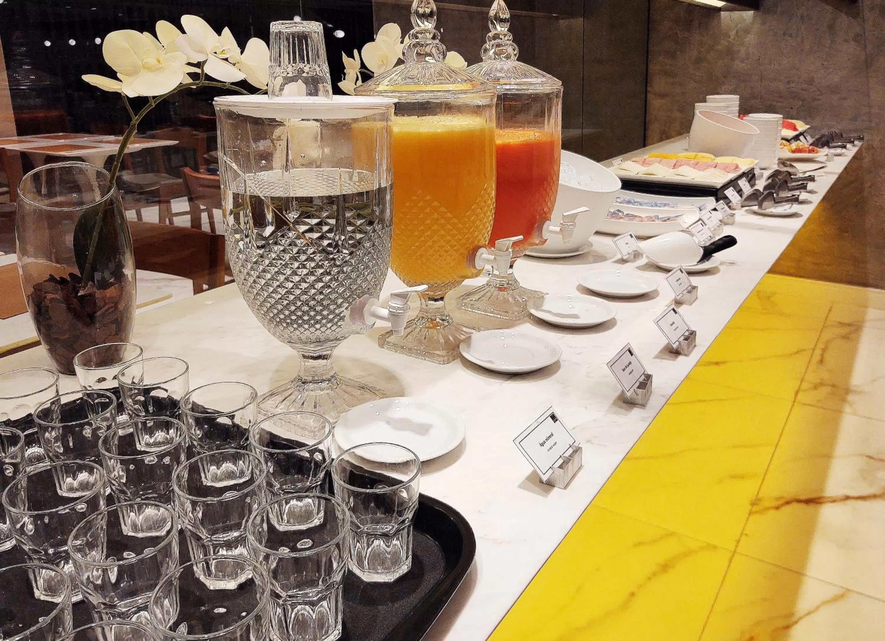 Restaurant/places to eat in Lets Idea Brasília Hotel