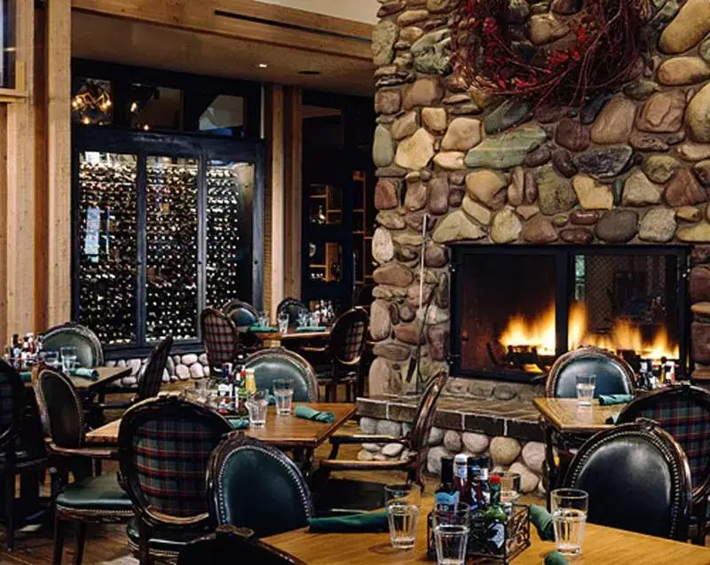 Restaurant/Places to Eat in Grouse Mountain Lodge