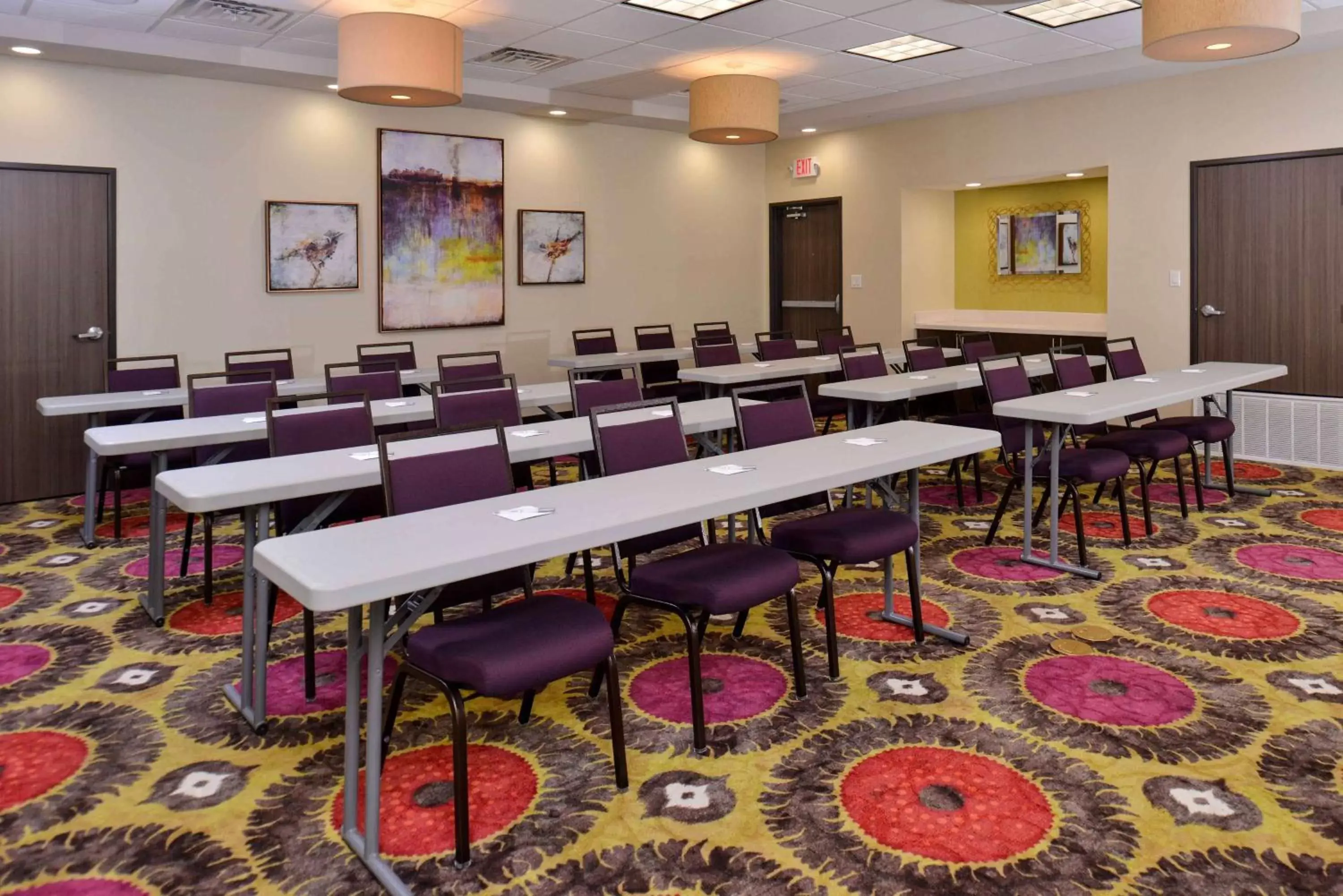 Meeting/conference room in Hampton Inn & Suites Dallas Market Center