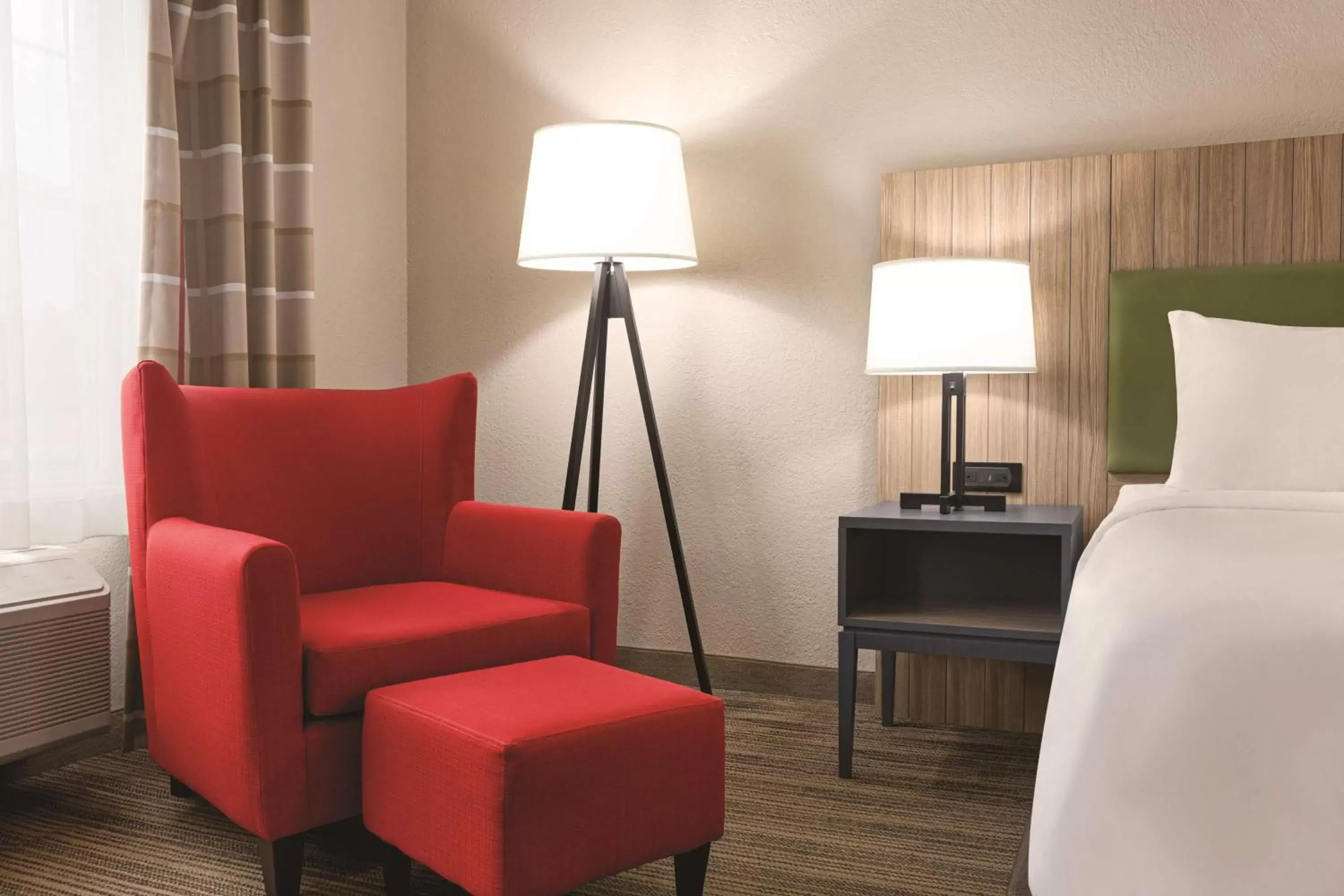 Photo of the whole room, Seating Area in Country Inn & Suites by Radisson, Georgetown, KY