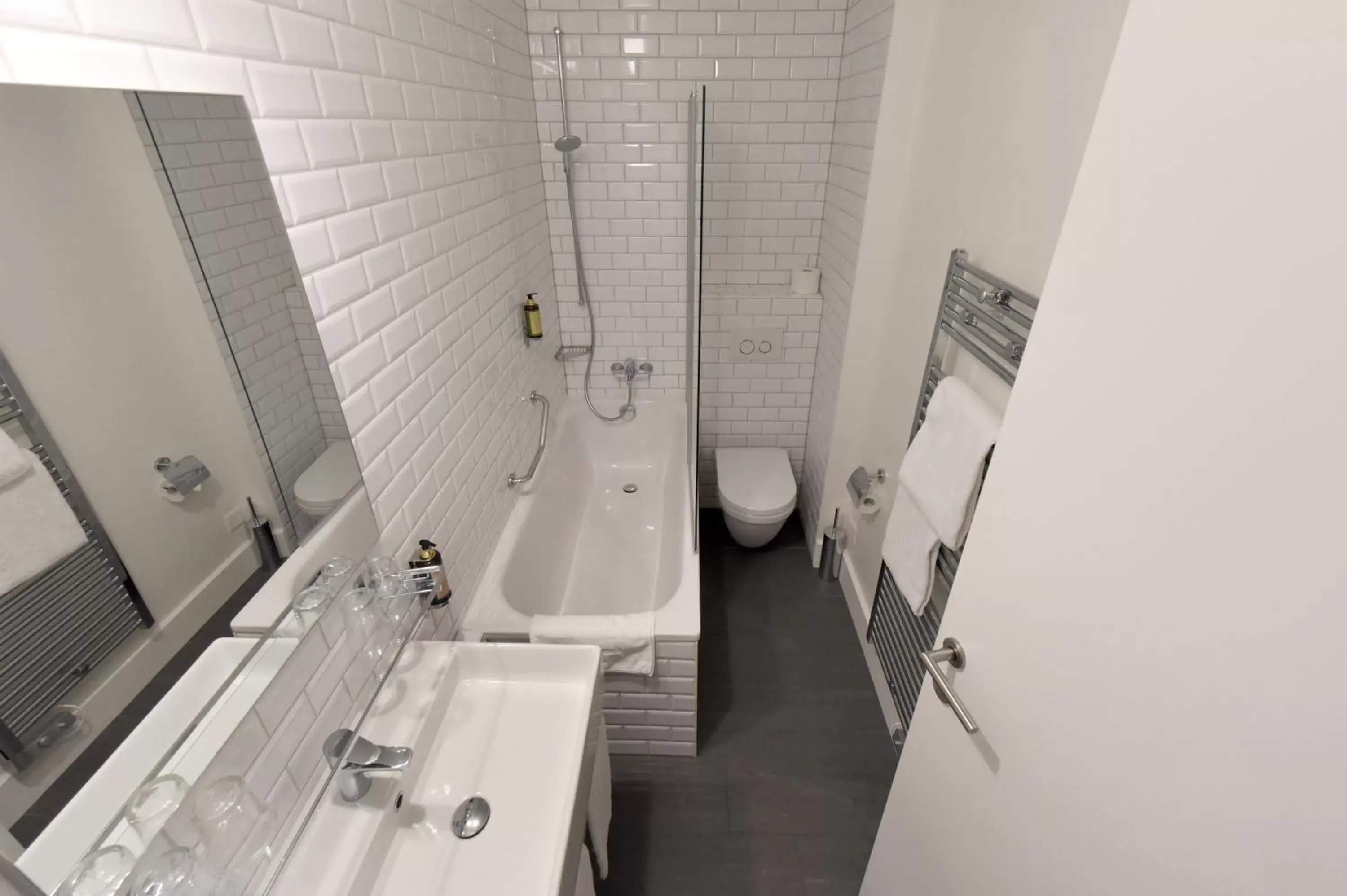 Bathroom in Hôtel Pax