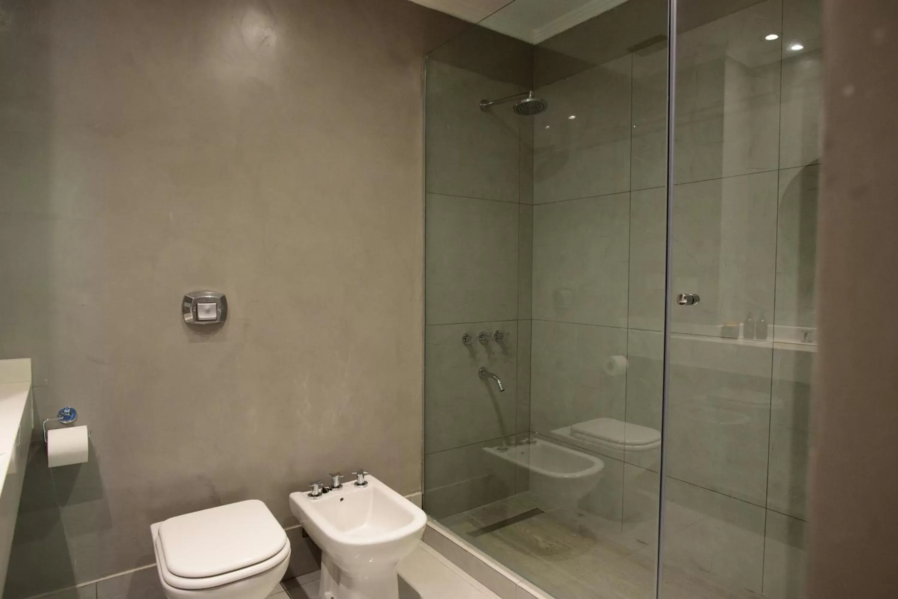 Shower, Bathroom in SuMa Recoleta Hotel