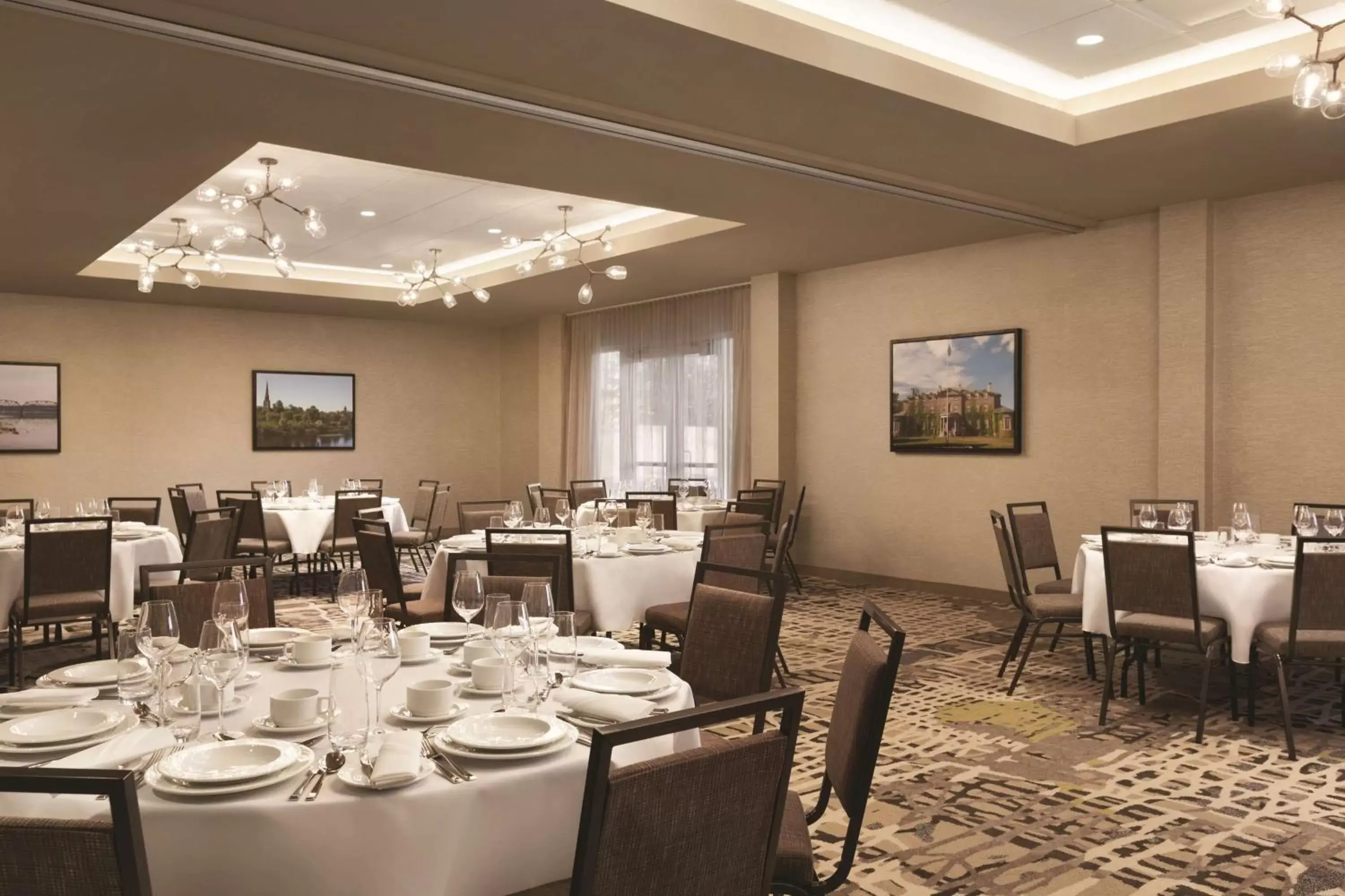On site, Restaurant/Places to Eat in Radisson Kingswood Hotel & Suites, Fredericton