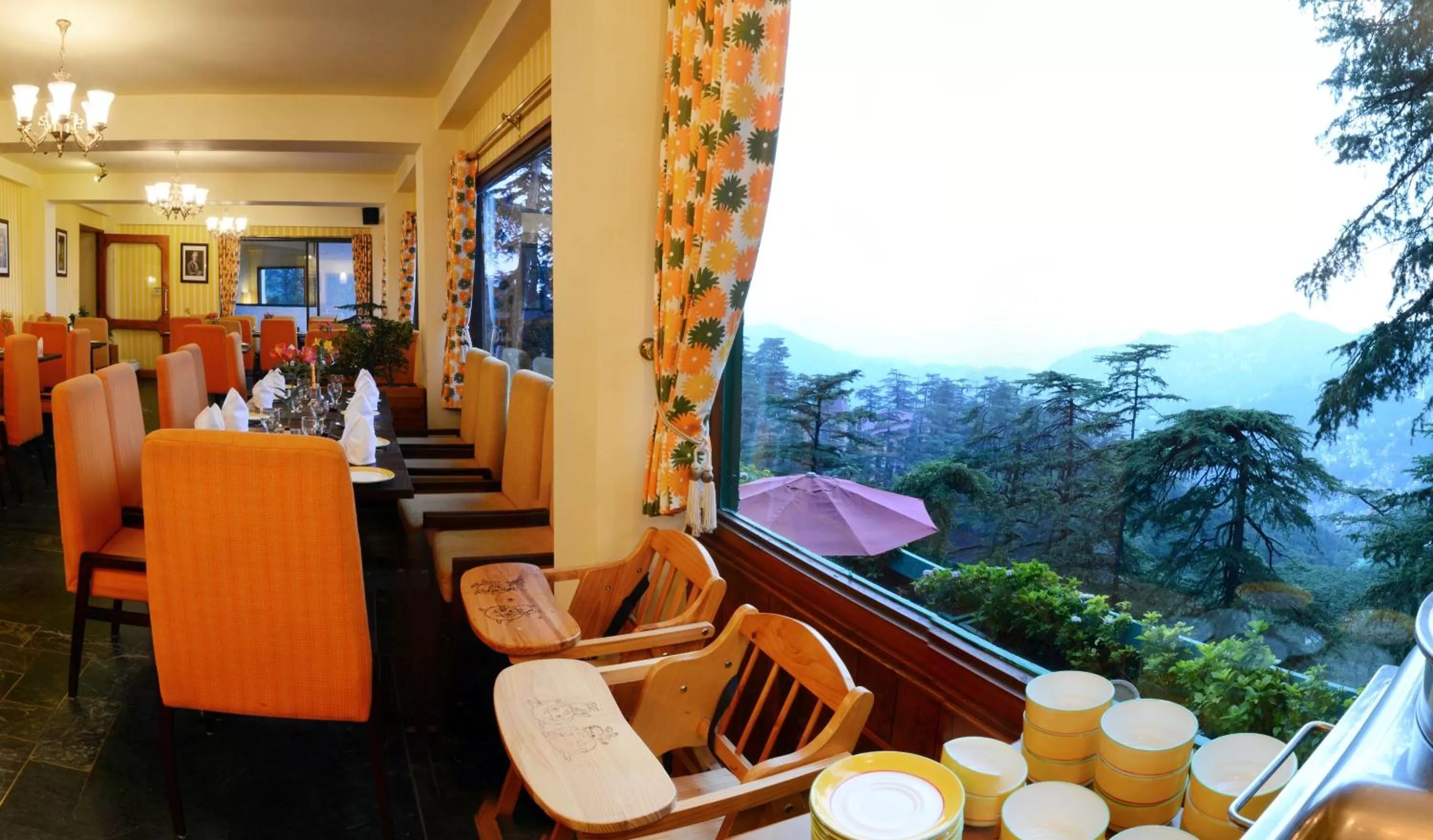 Restaurant/places to eat in Honeymoon Inn Shimla