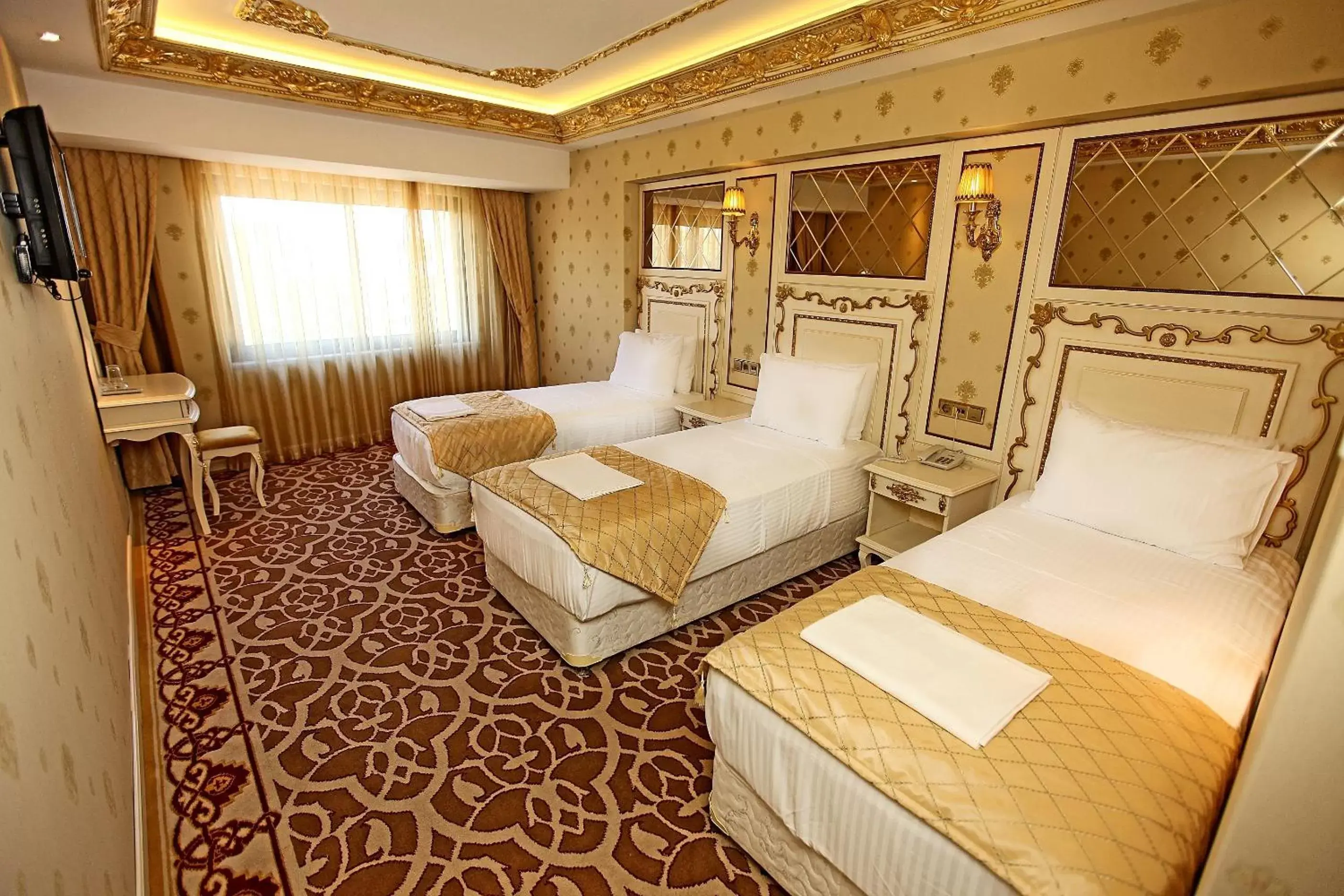 Bed in Hotel Buyuk Hamit