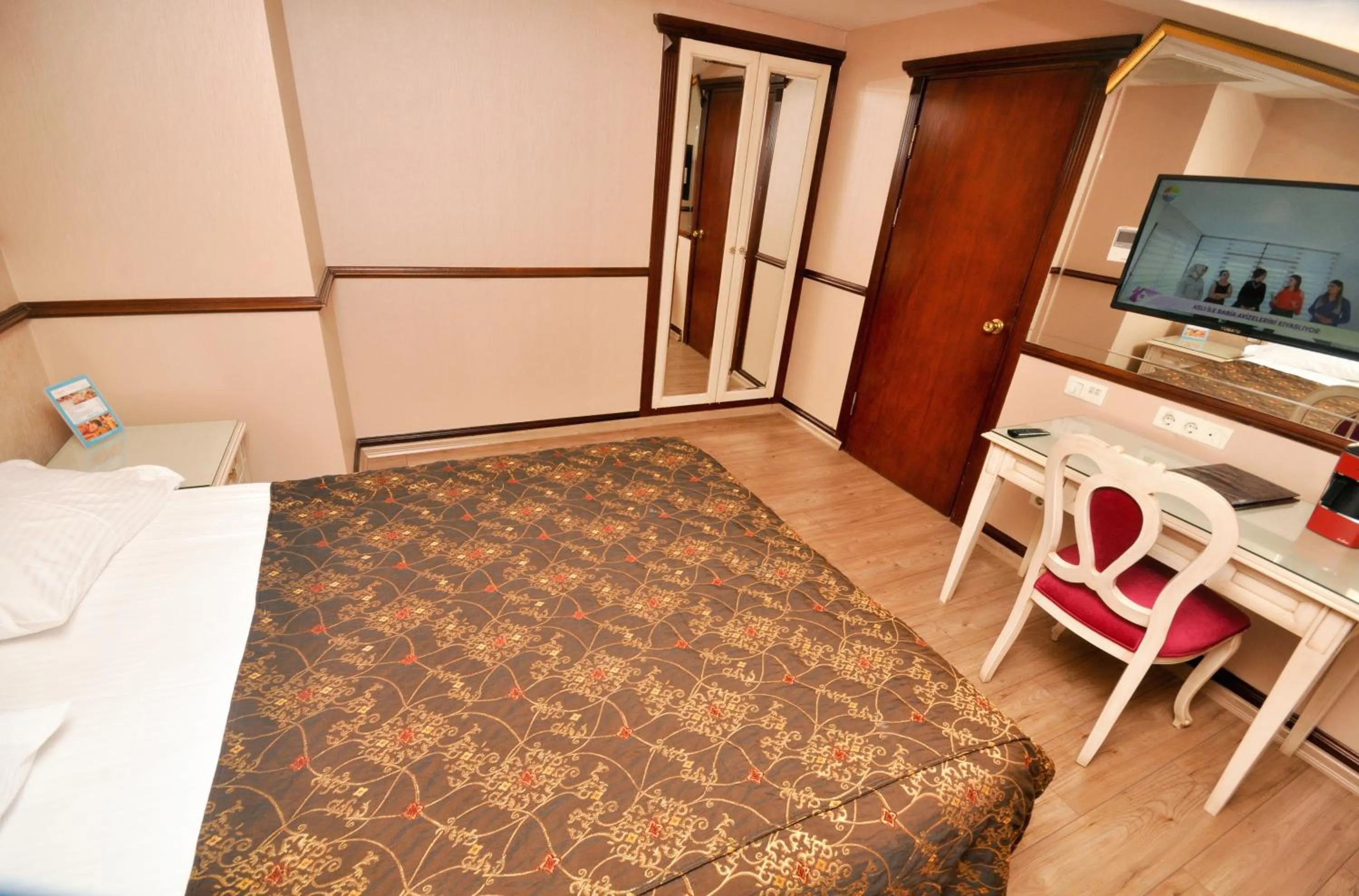 Bed in Topkapi Inter Istanbul Hotel