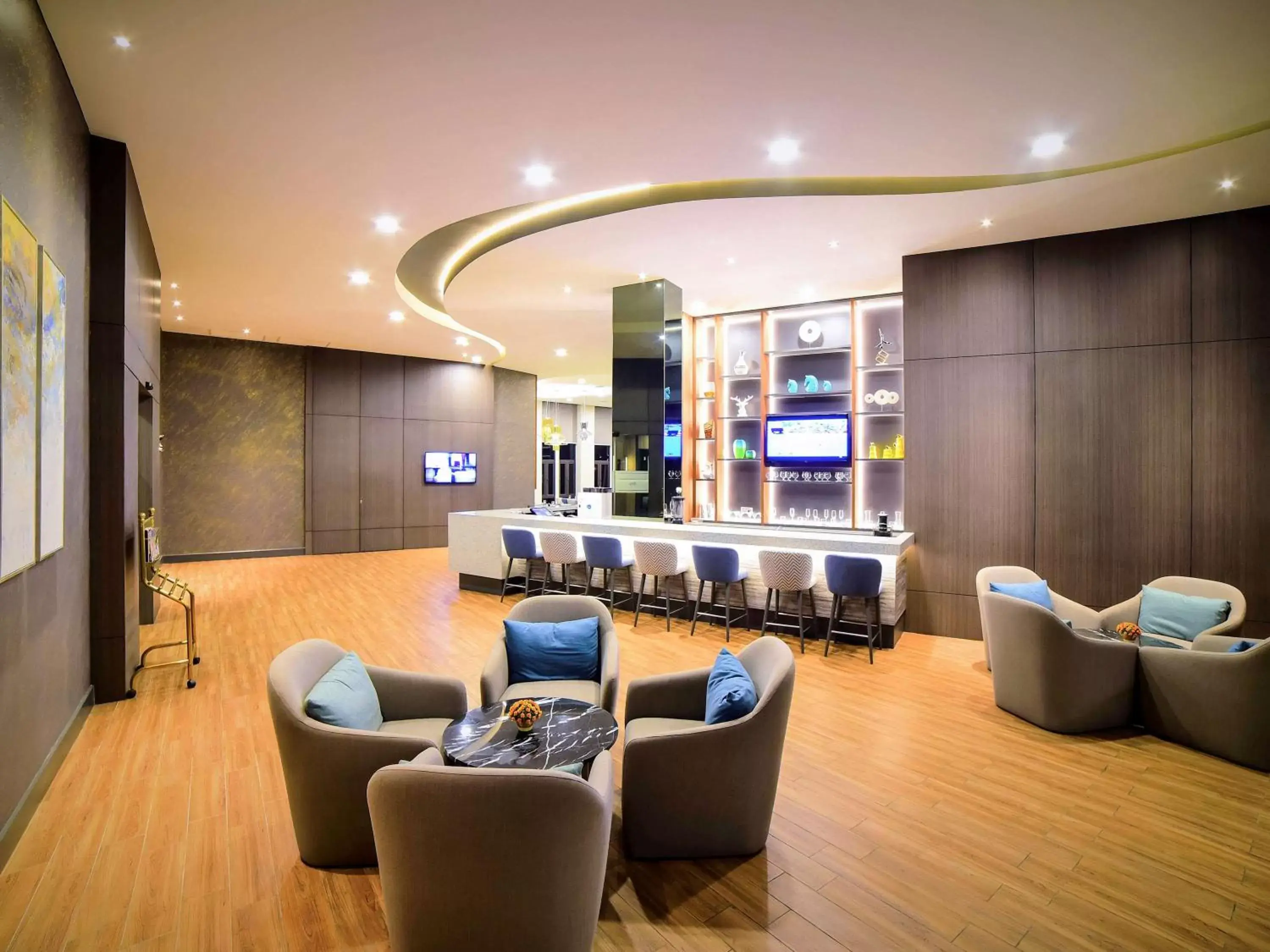 Lounge or bar, Lobby/Reception in Mercure Selangor Selayang
