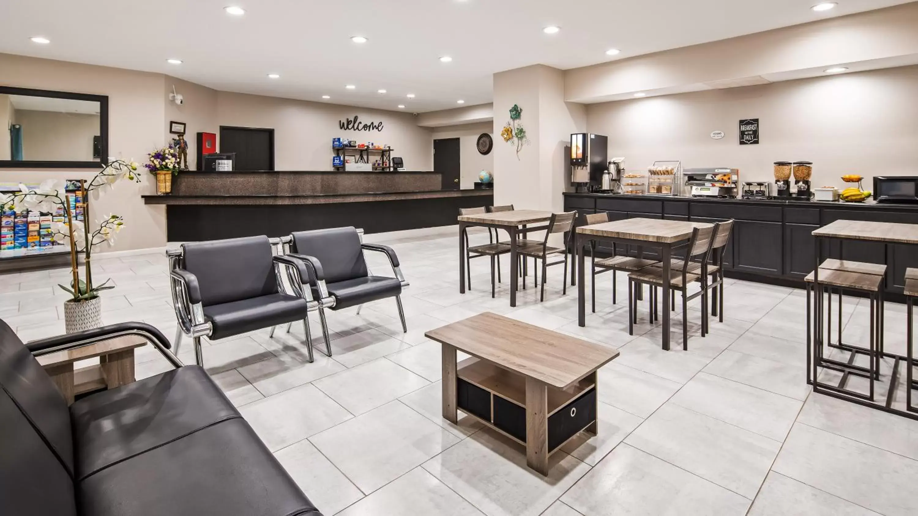 Lobby or reception, Restaurant/Places to Eat in SureStay Hotel by Best Western Orange