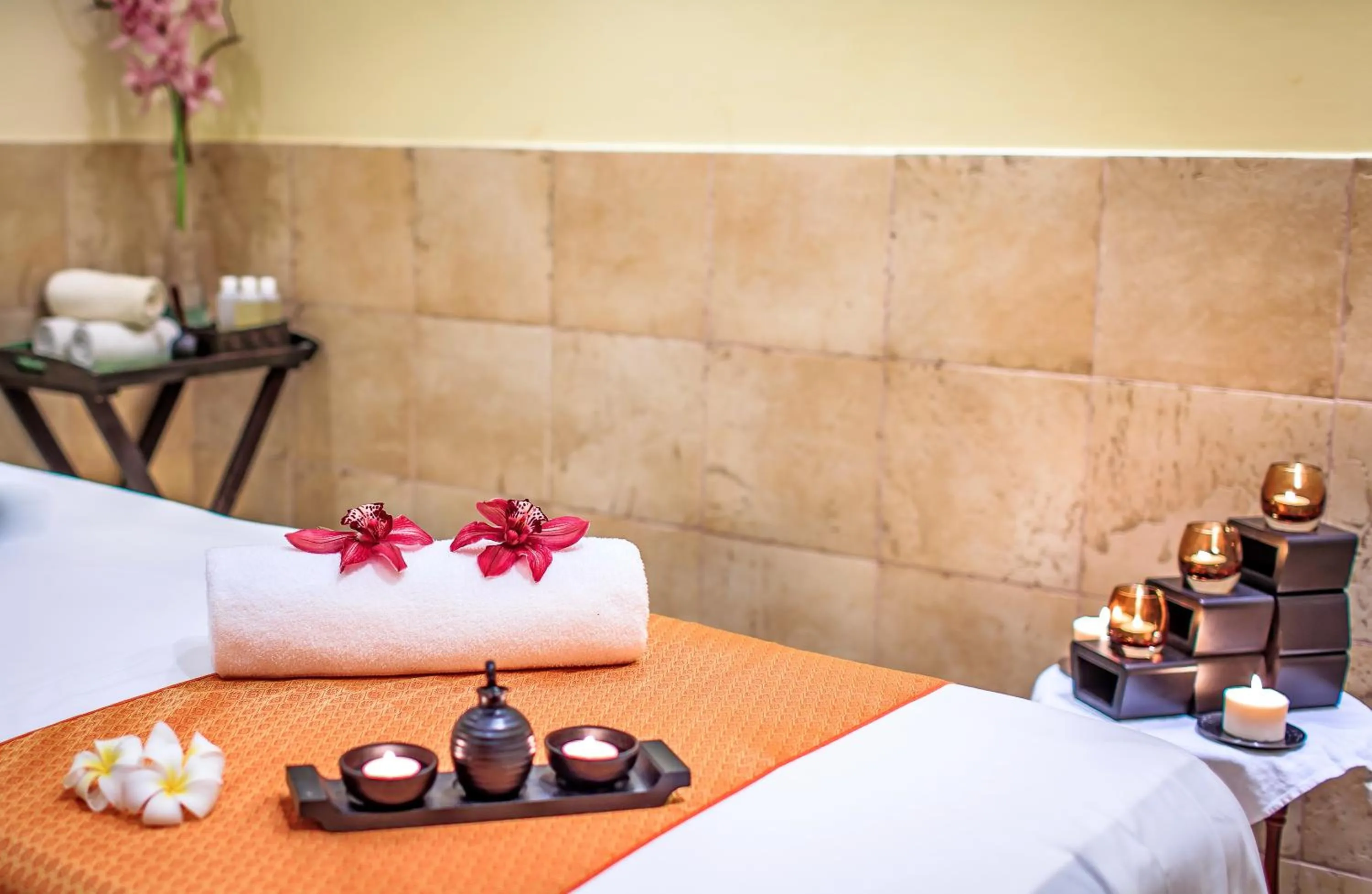 Massage, Bed in Danat Jebel Dhanna Resort