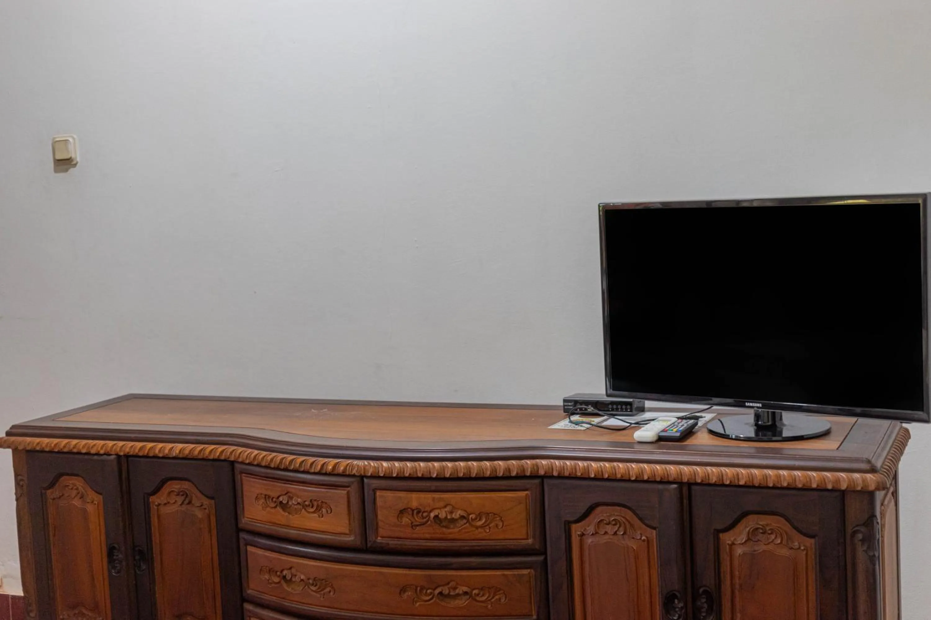 TV and multimedia in Puri Mango Guest House Sanur