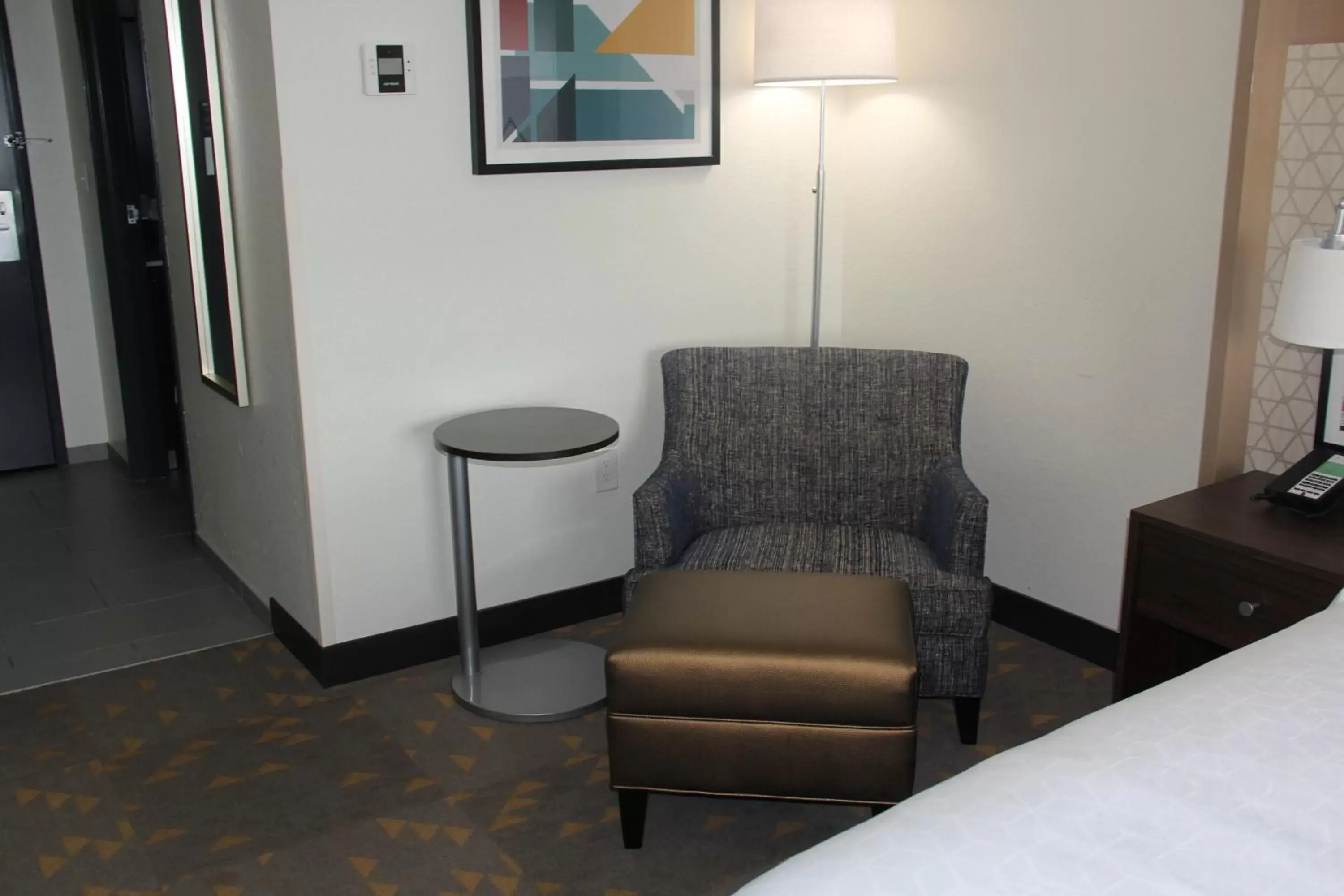 Photo of the whole room, Seating Area in Holiday Inn Southaven Central - Memphis, an IHG Hotel