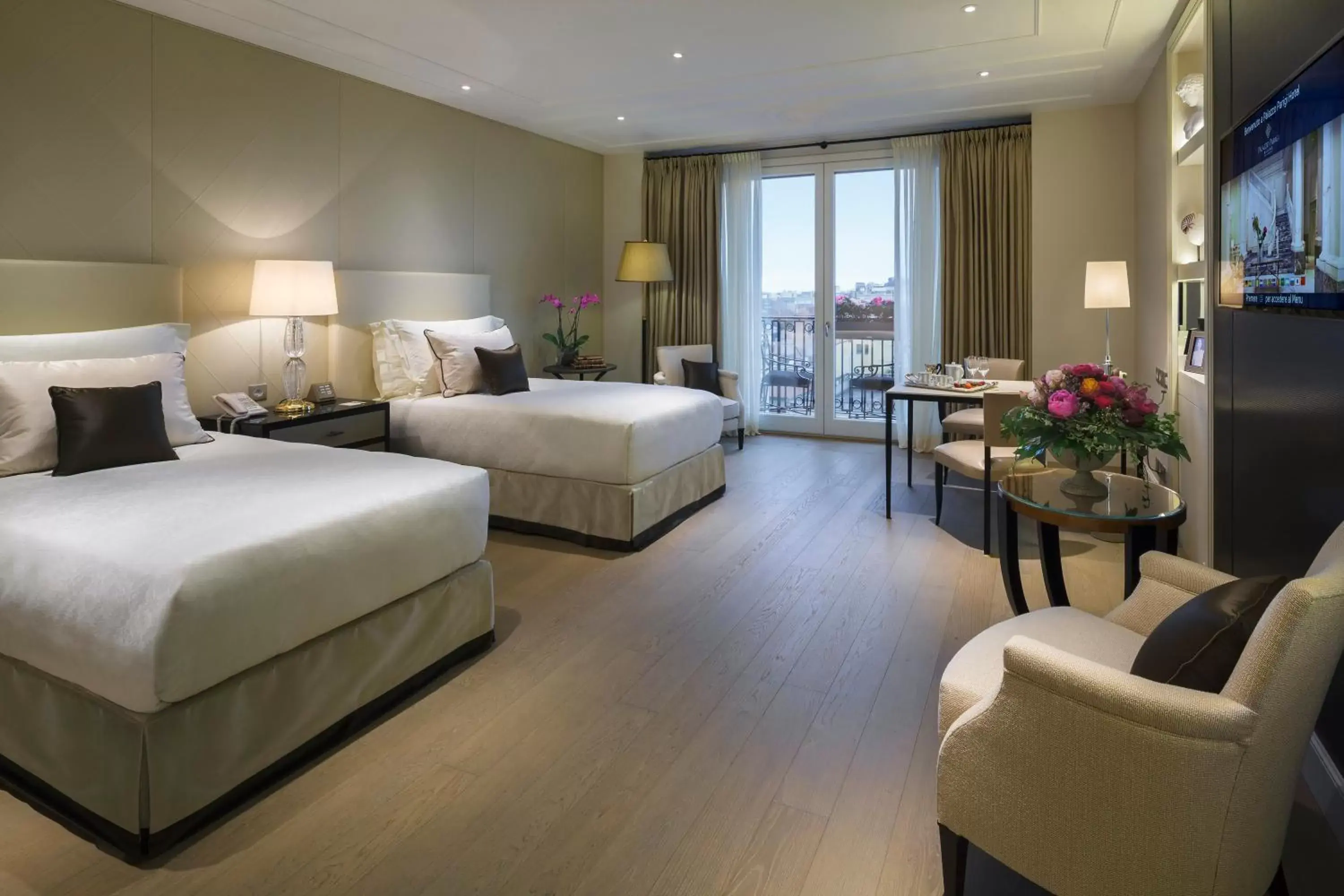 Bed in Palazzo Parigi Hotel & Grand Spa - LHW