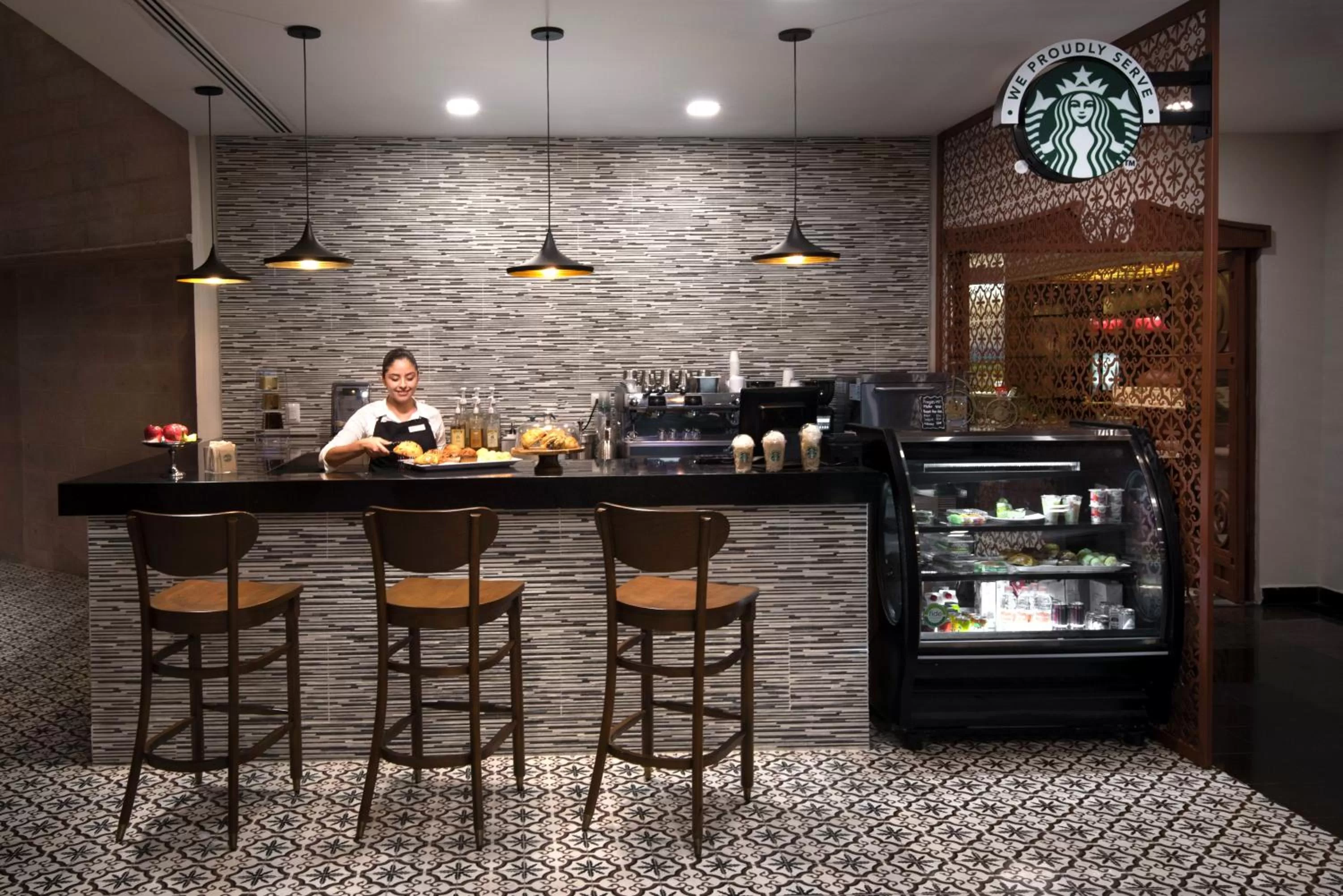 Food and drinks in Krystal Monterrey