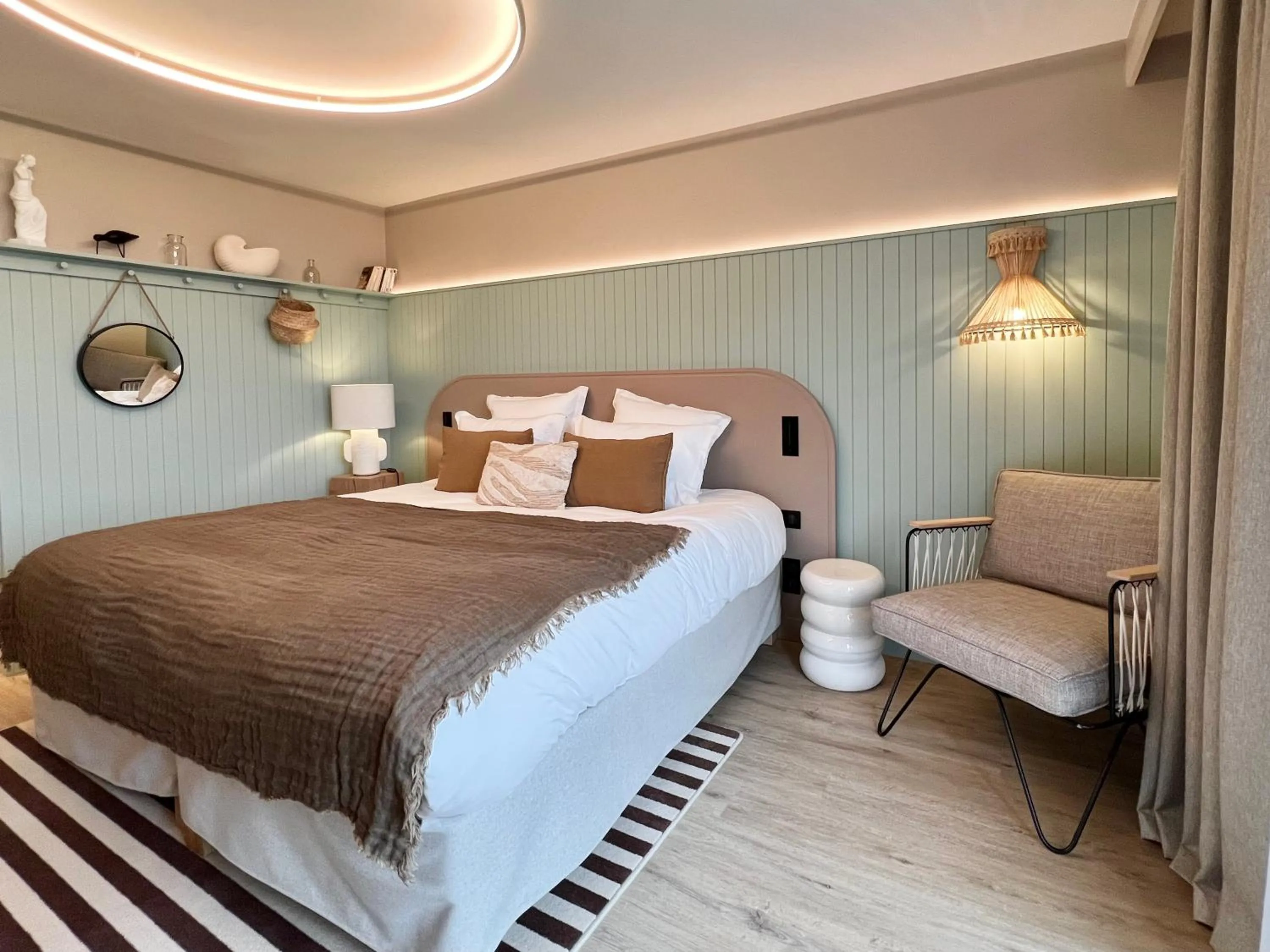 Bed in Emeria Dinard Thalasso Spa