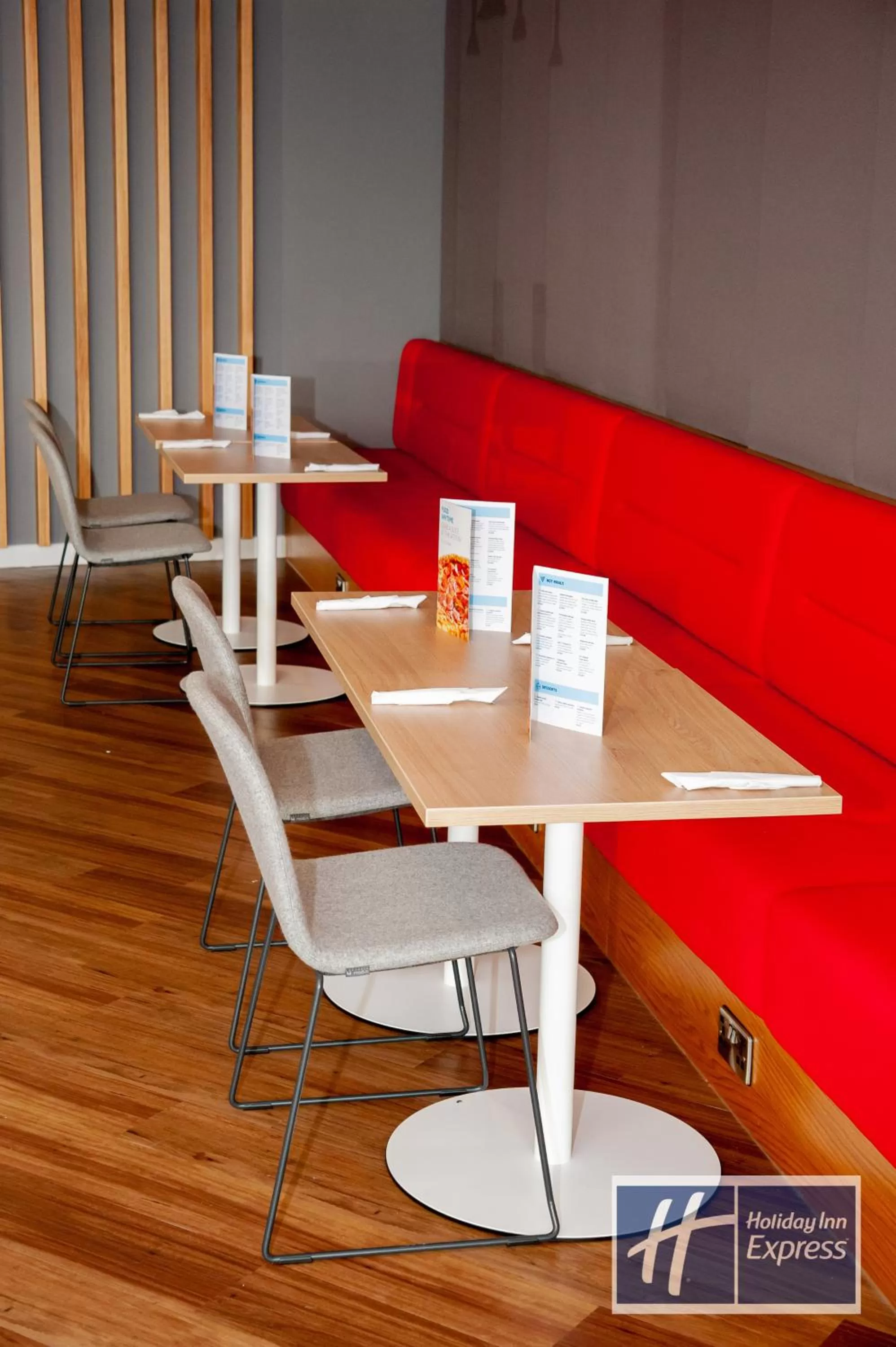 Restaurant/places to eat in Holiday Inn Express Folkestone Channel Tunnel by IHG