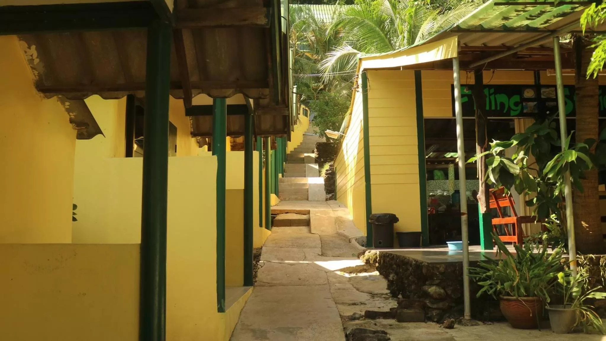 Restaurant/places to eat in Island Lodge