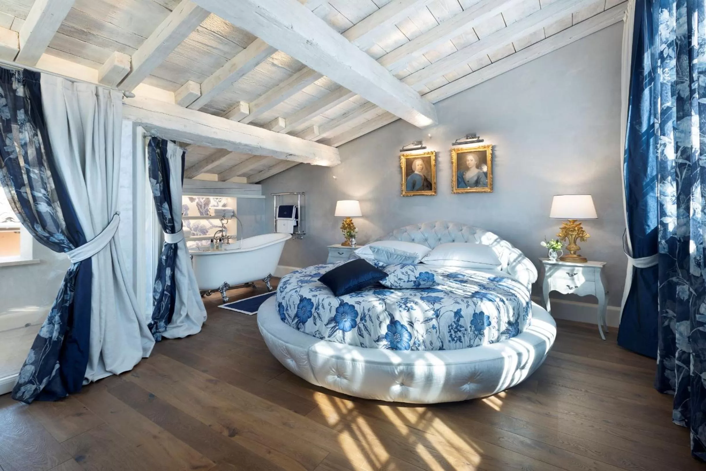 Bed in Antica Dimora Desenzano