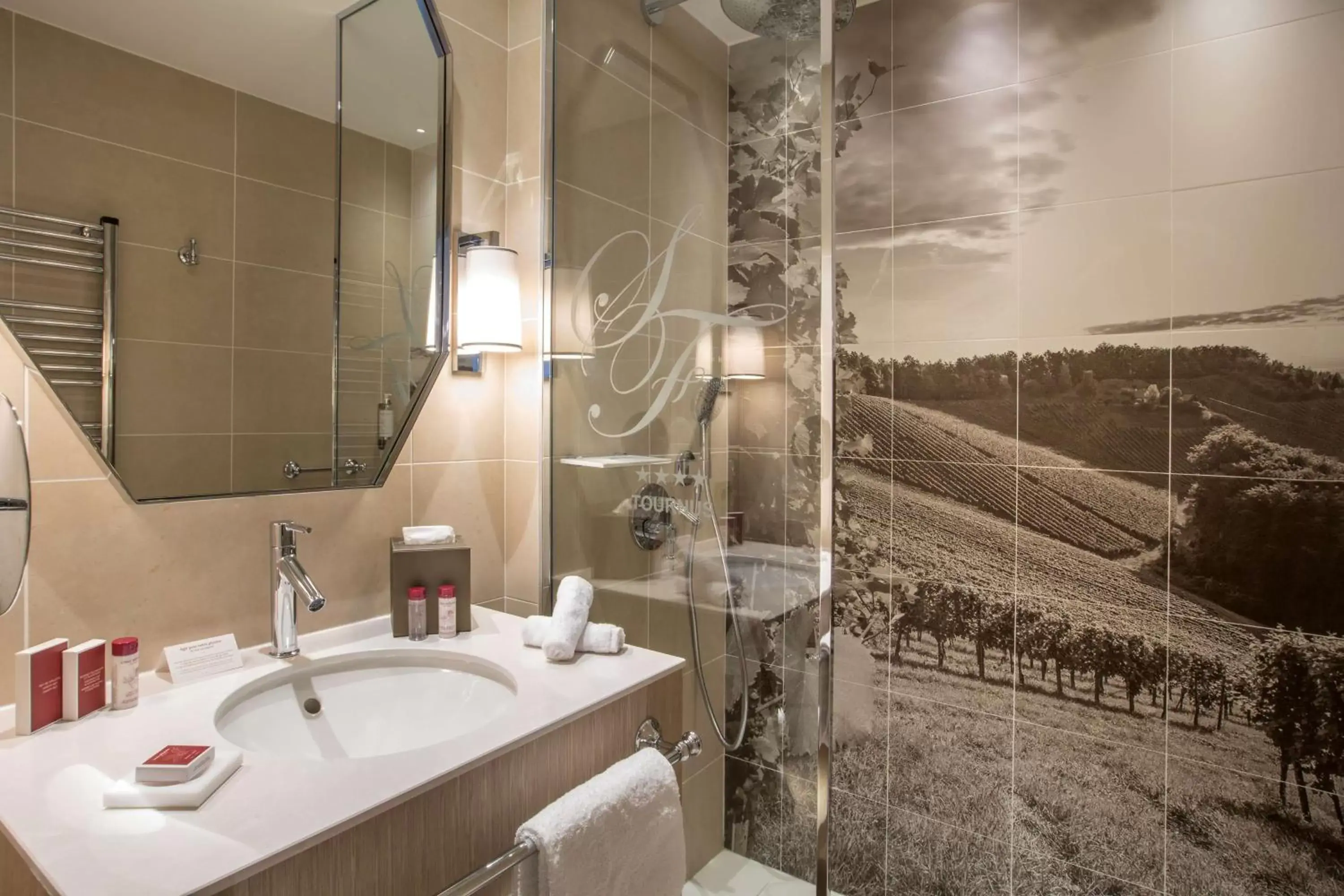 Bathroom in Hôtel & Spa Les Sept Fontaines Best Western Premier